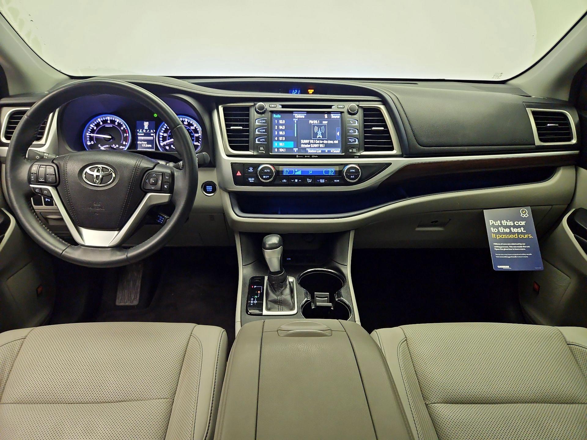 Thumbnail: 2016 Toyota Highlander - 9