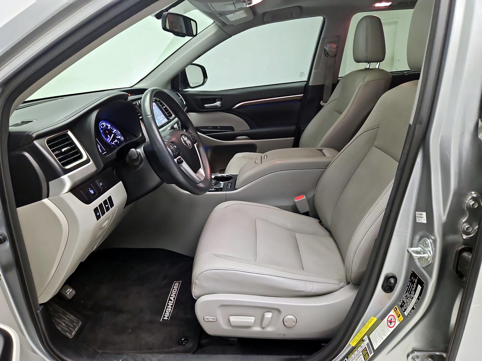 Thumbnail: 2016 Toyota Highlander - 11