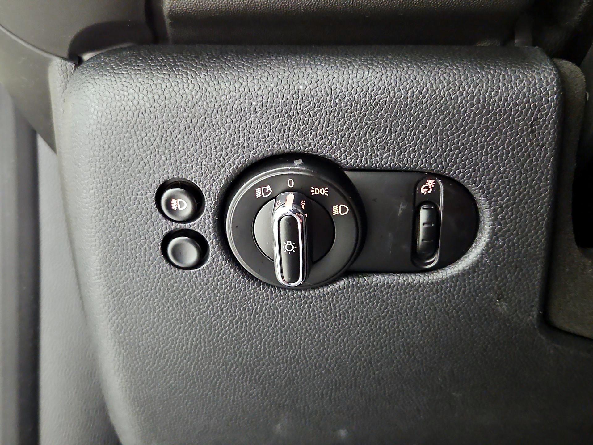 Thumbnail: 2016 MINI Cooper - 11