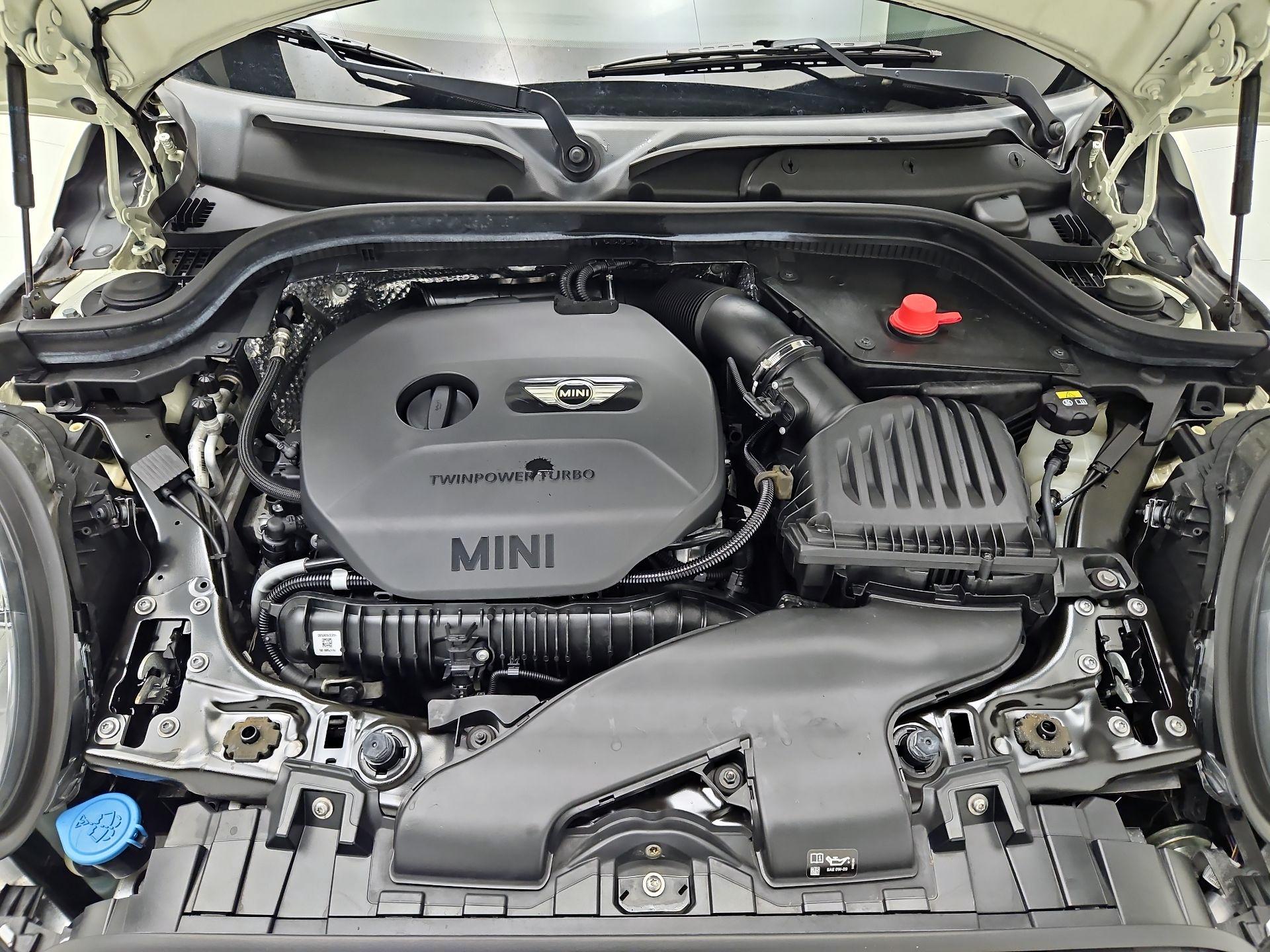 Thumbnail: 2016 MINI Cooper - 18