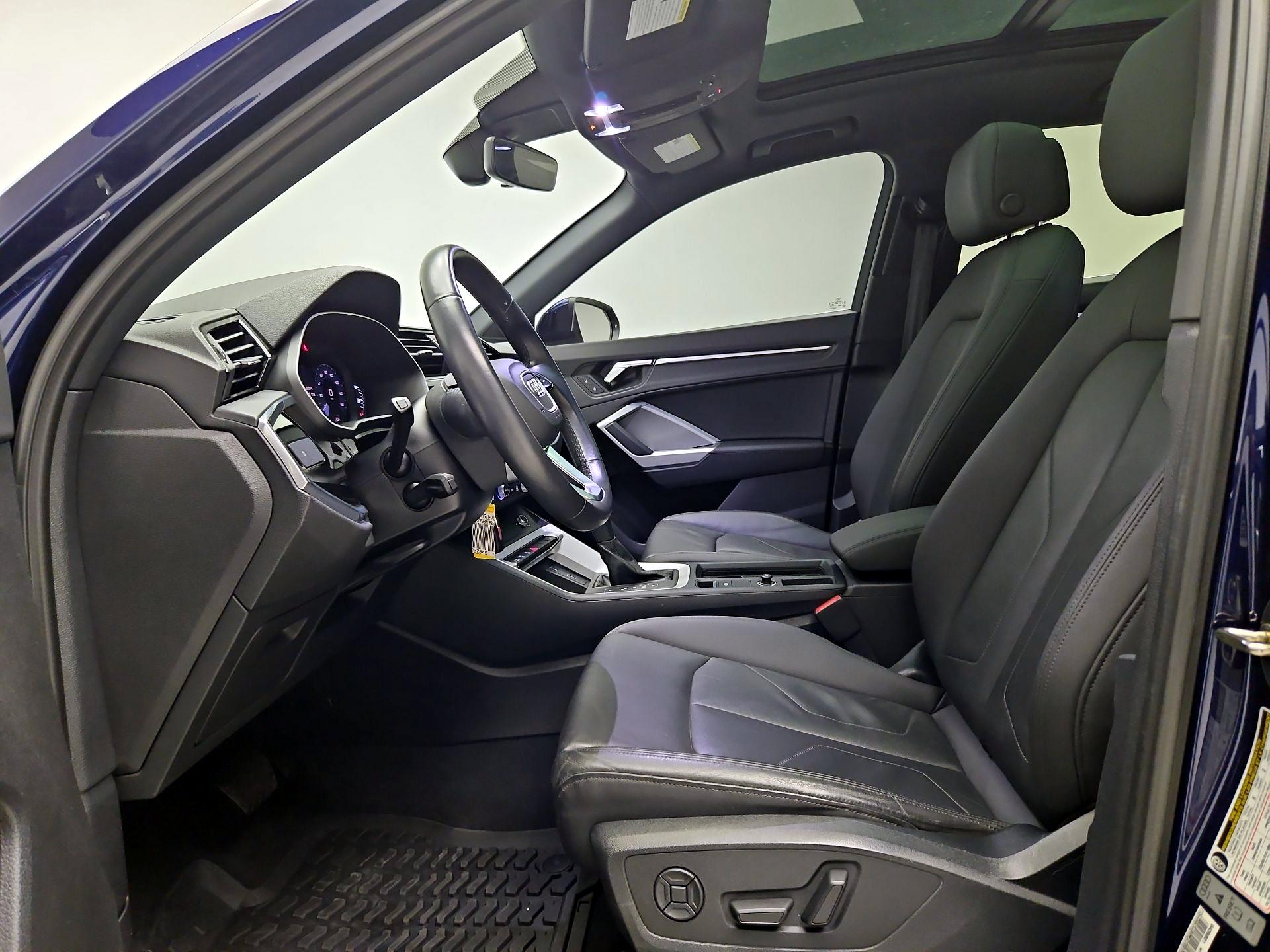 Thumbnail: 2021 Audi Q3 - 11