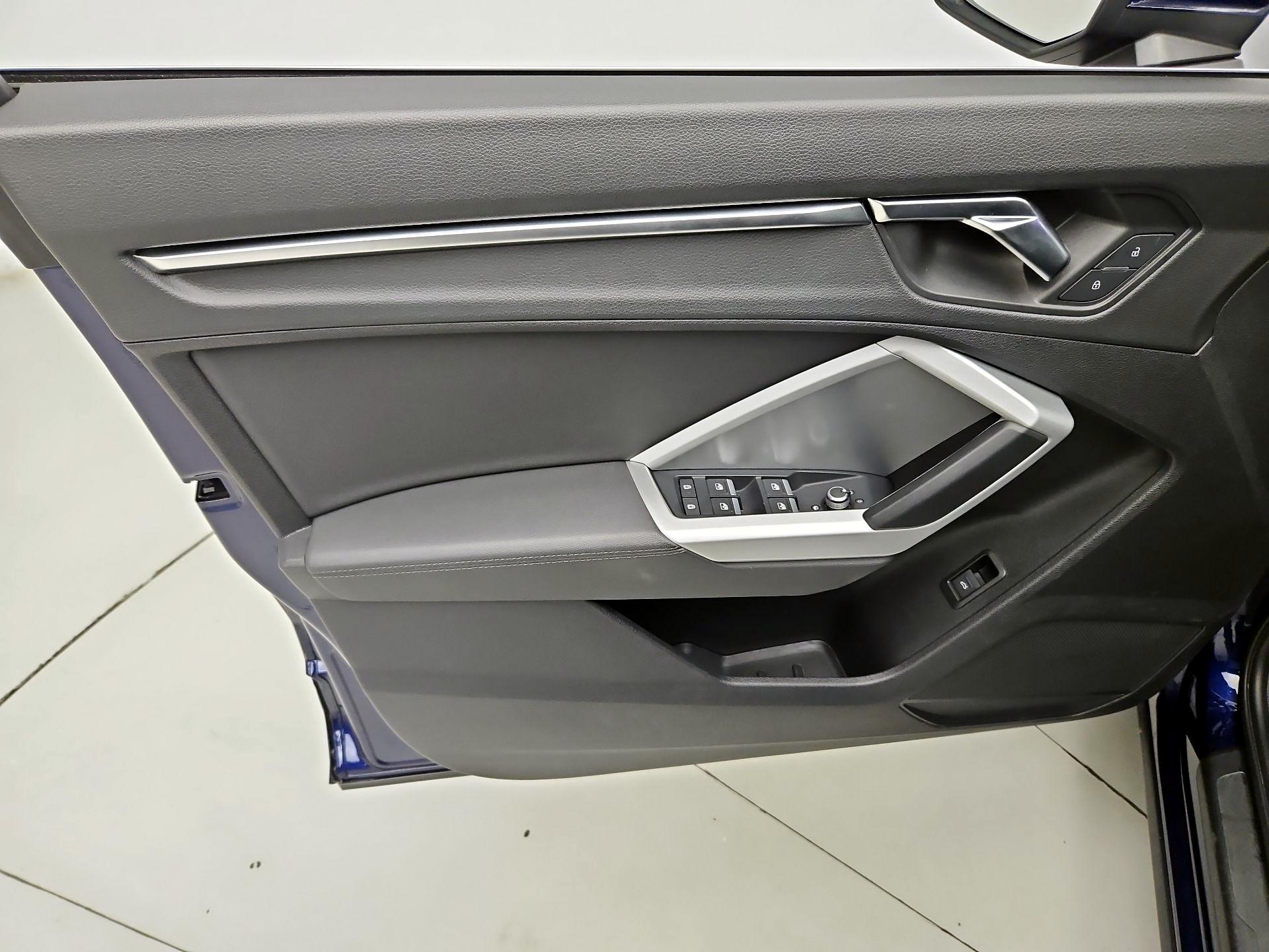 Thumbnail: 2021 Audi Q3 - 12