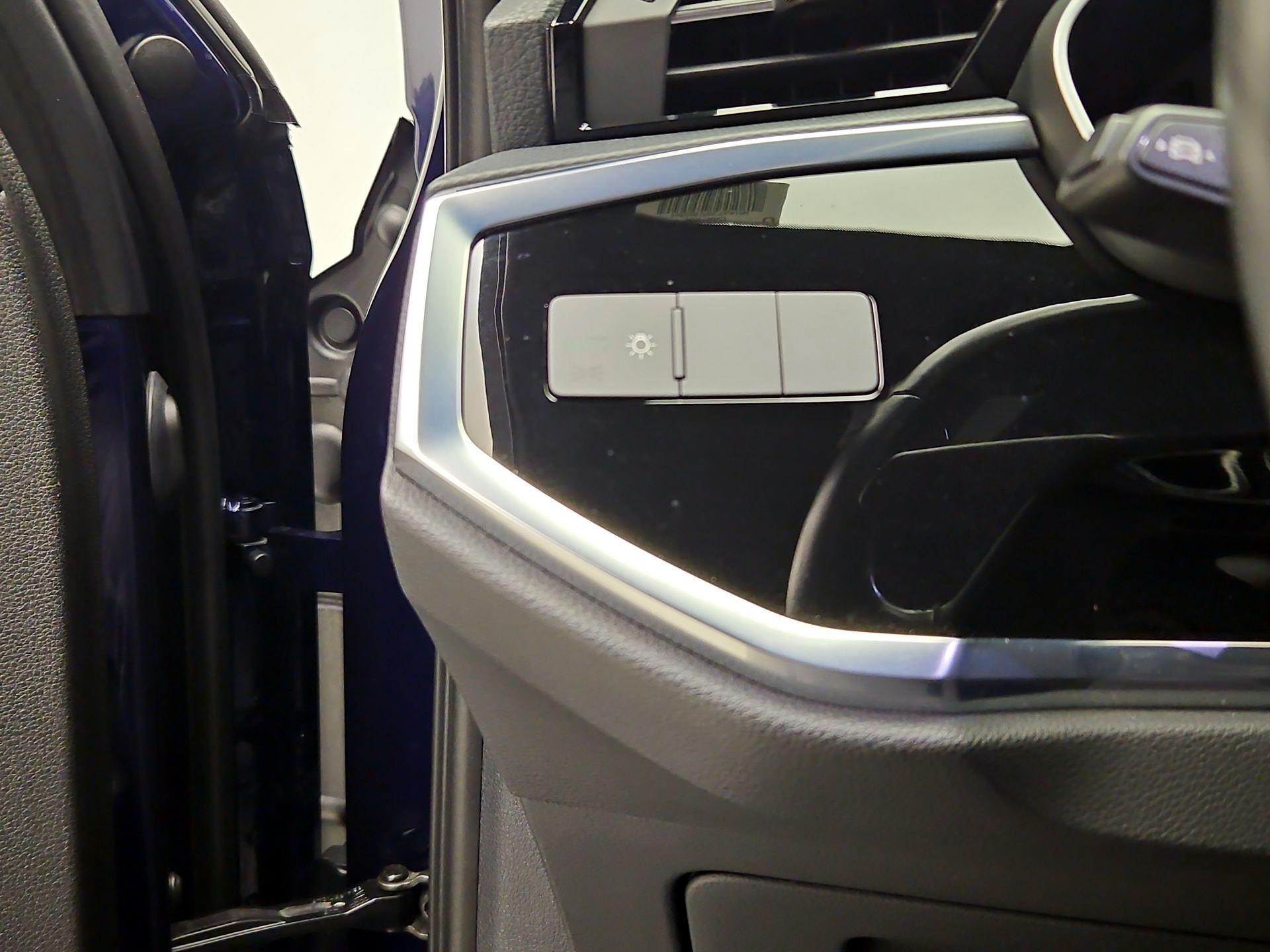 Thumbnail: 2021 Audi Q3 - 13