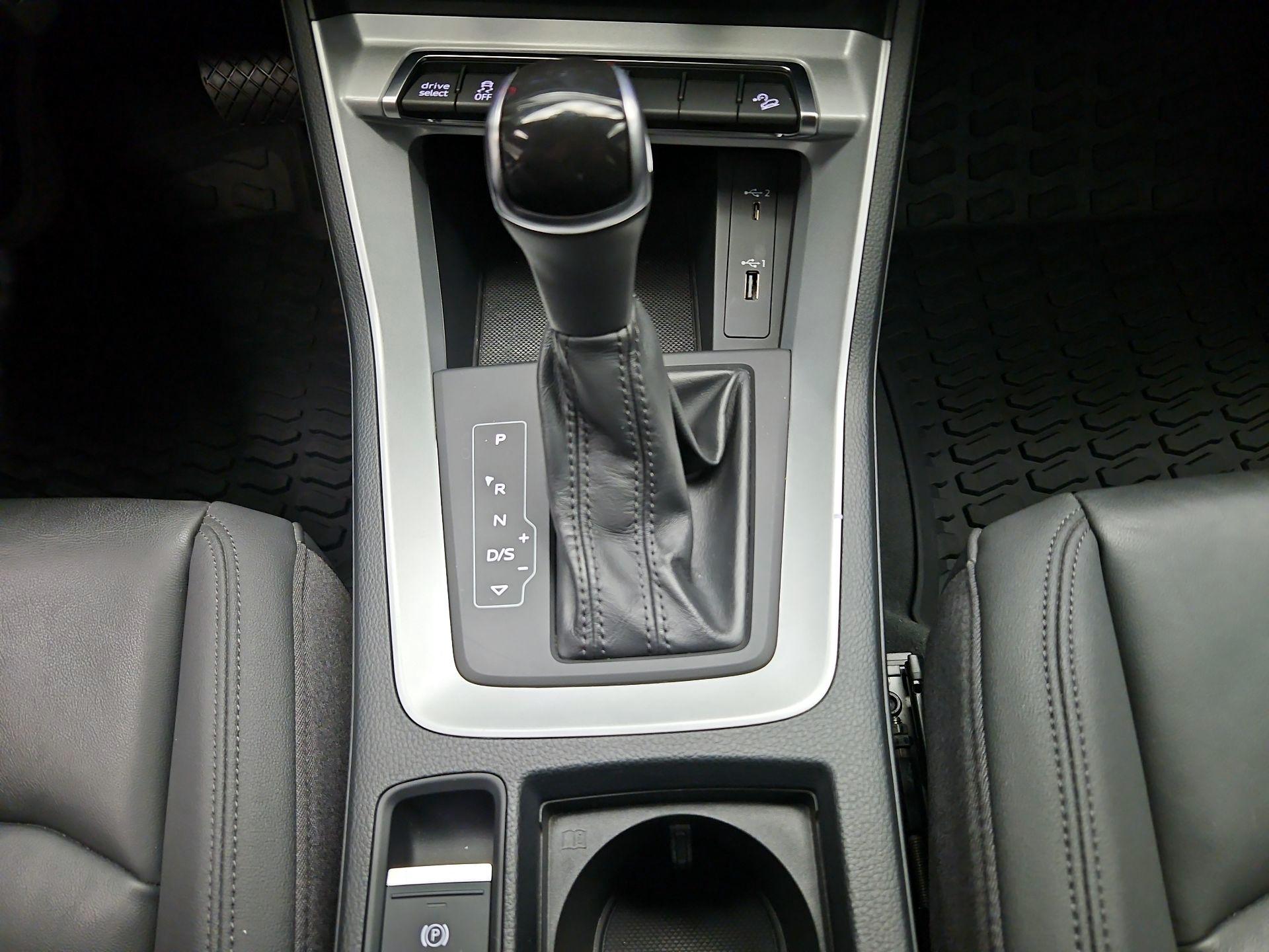 Thumbnail: 2021 Audi Q3 - 17