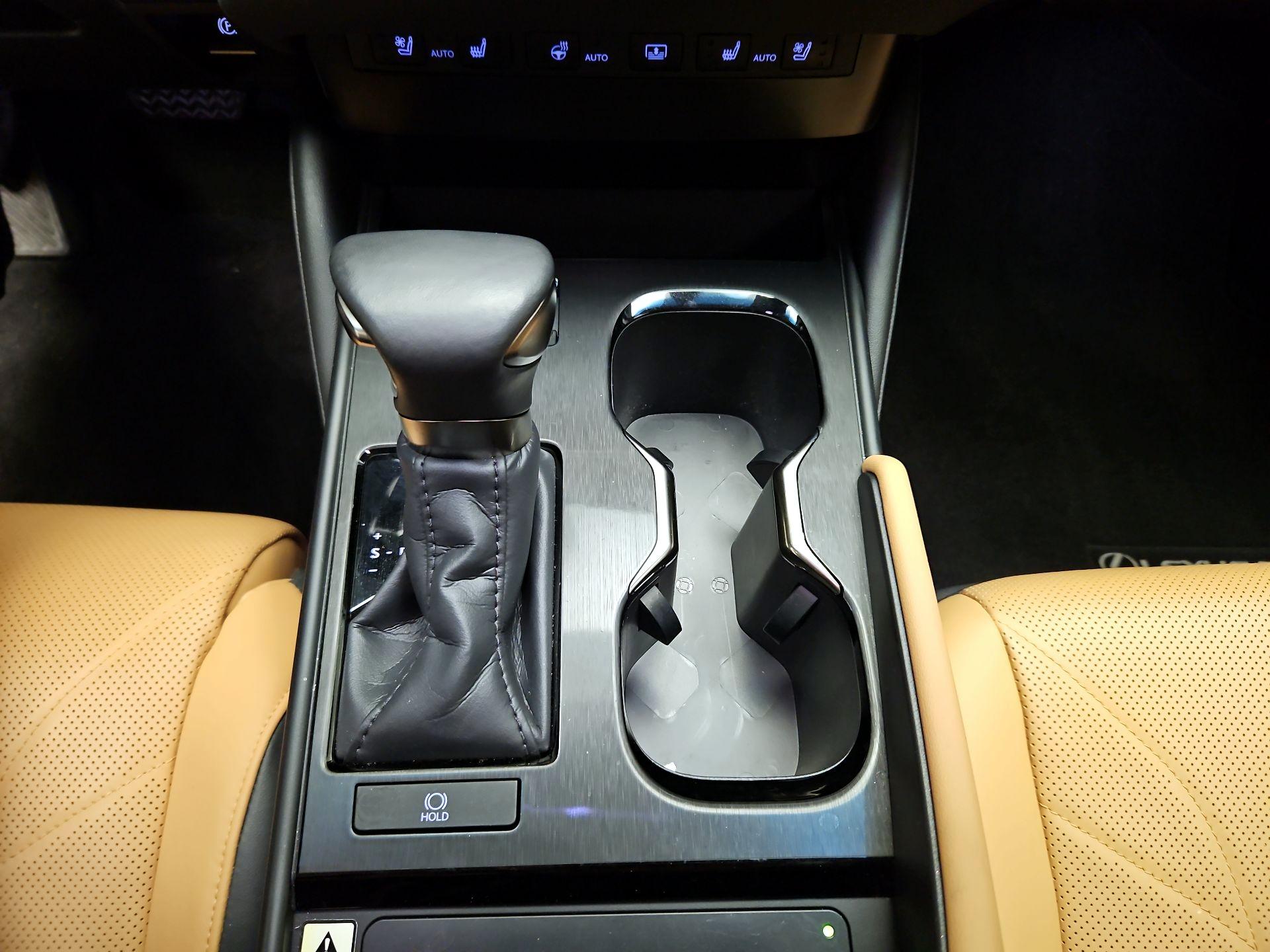 Thumbnail: 2024 Lexus ES - 17