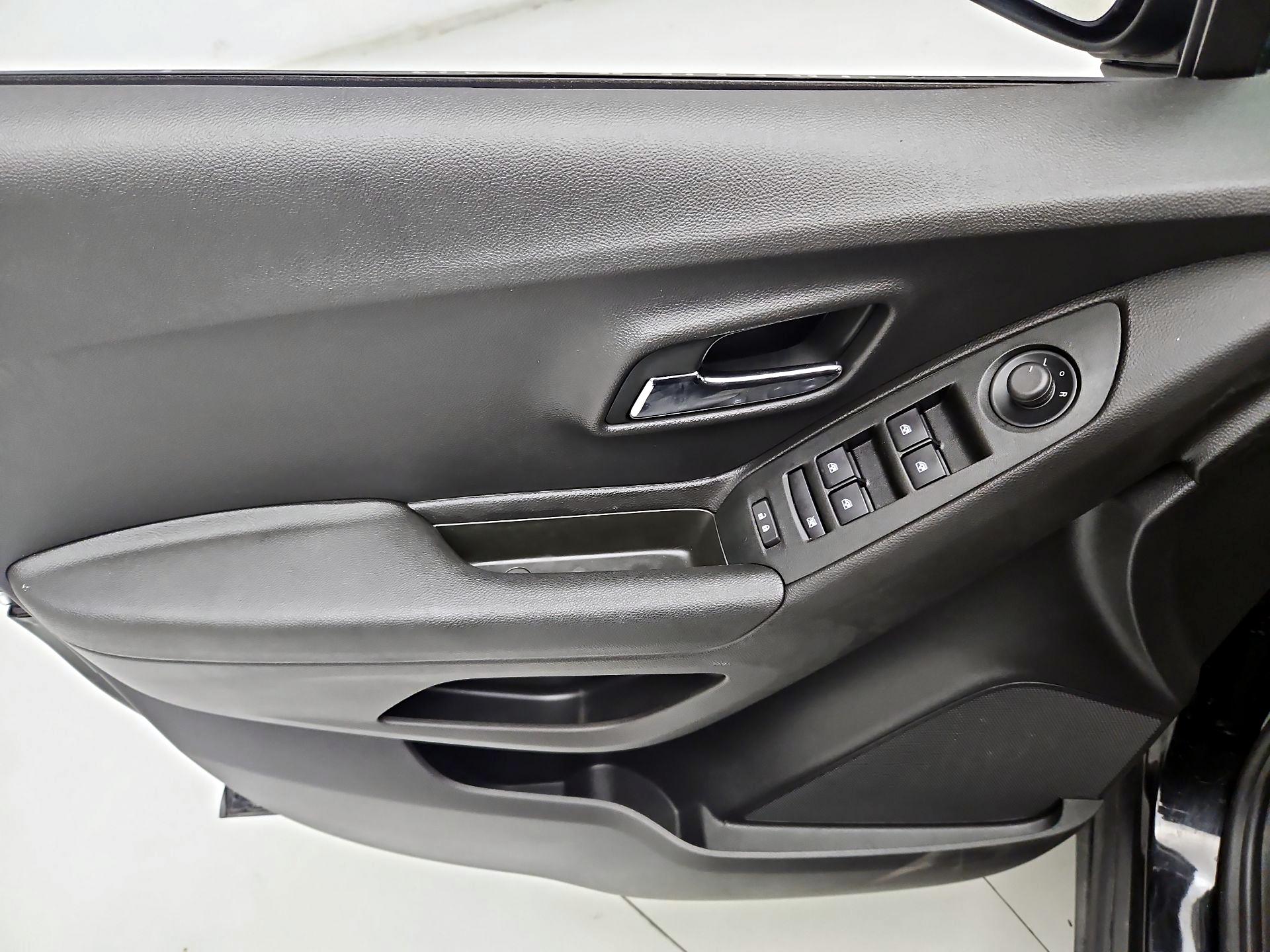 Thumbnail: 2019 Chevrolet Trax - 12