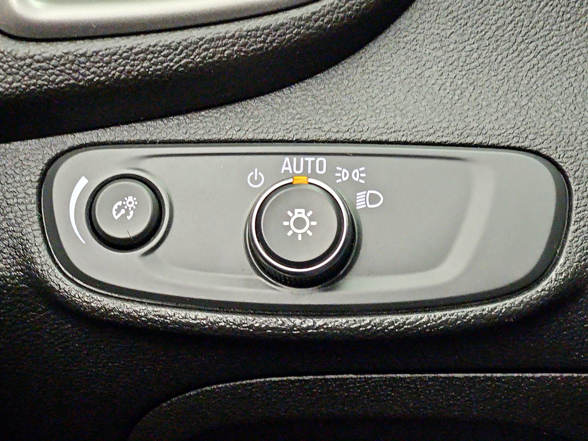 Thumbnail: 2019 Chevrolet Trax - 13