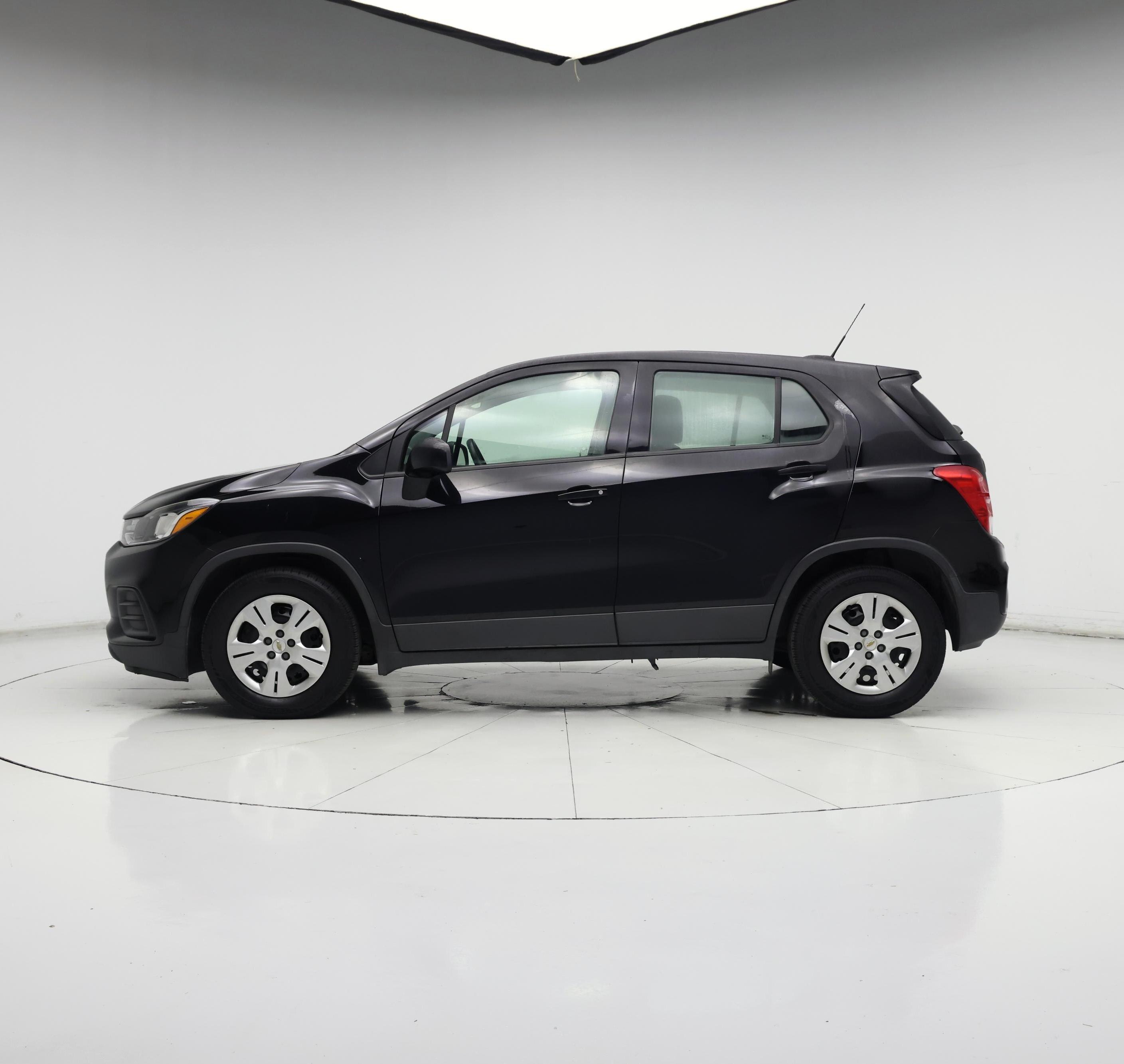 Thumbnail: 2019 Chevrolet Trax - 3