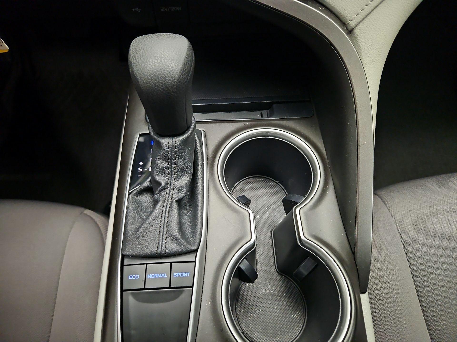 Thumbnail: 2022 Toyota Camry - 17