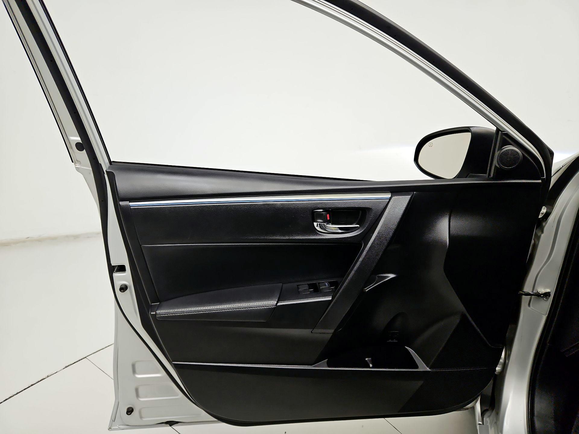 Thumbnail: 2016 Toyota Corolla - 12