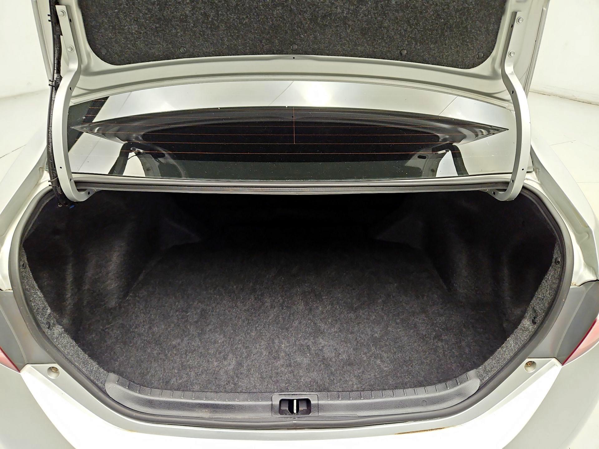 Thumbnail: 2016 Toyota Corolla - 18