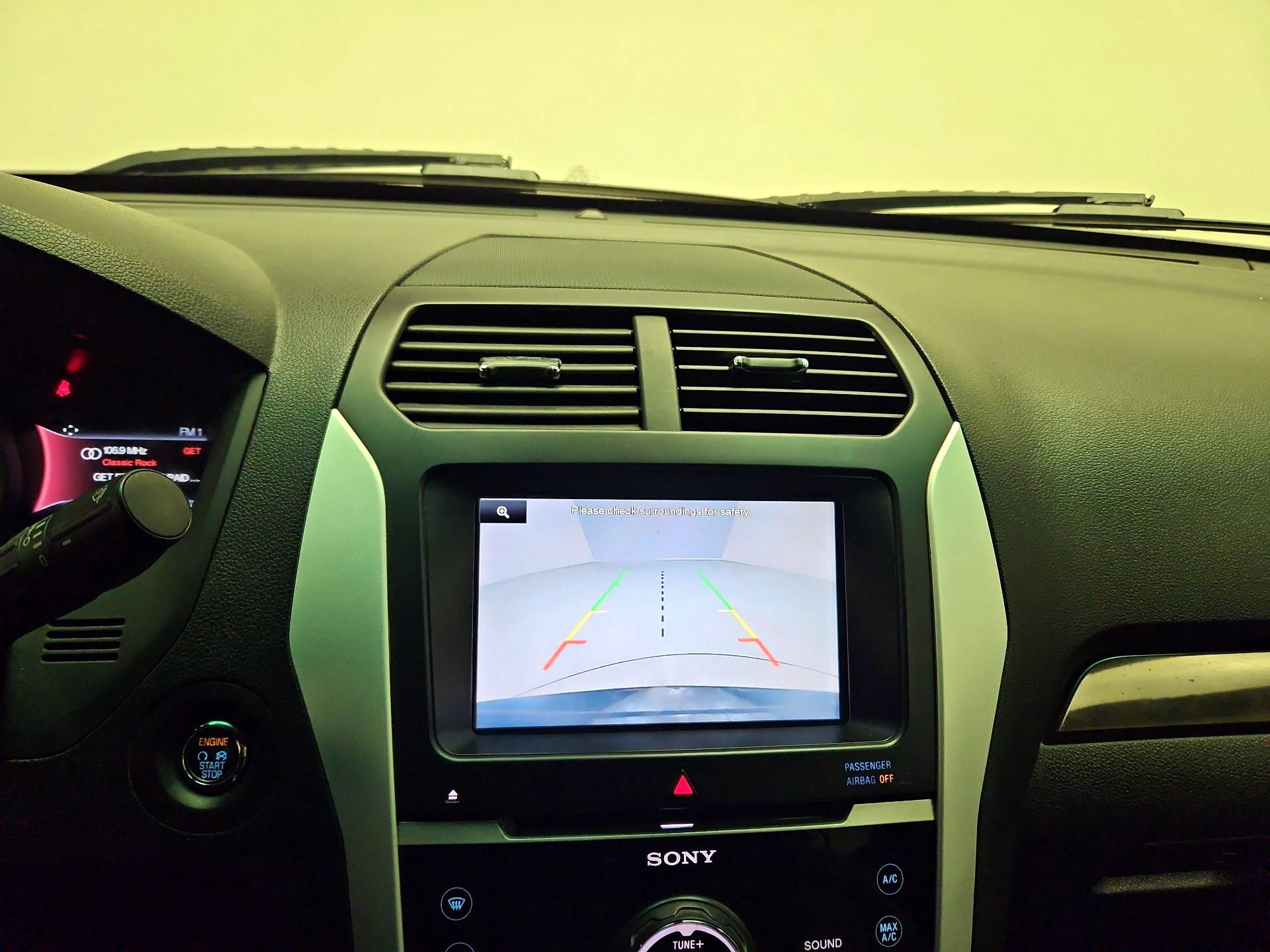 Thumbnail: 2015 Ford Explorer - 14