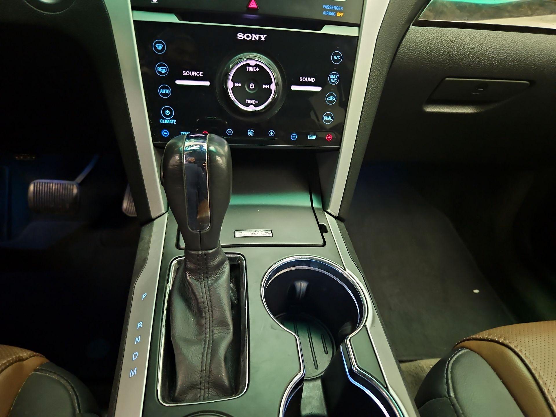 Thumbnail: 2015 Ford Explorer - 17