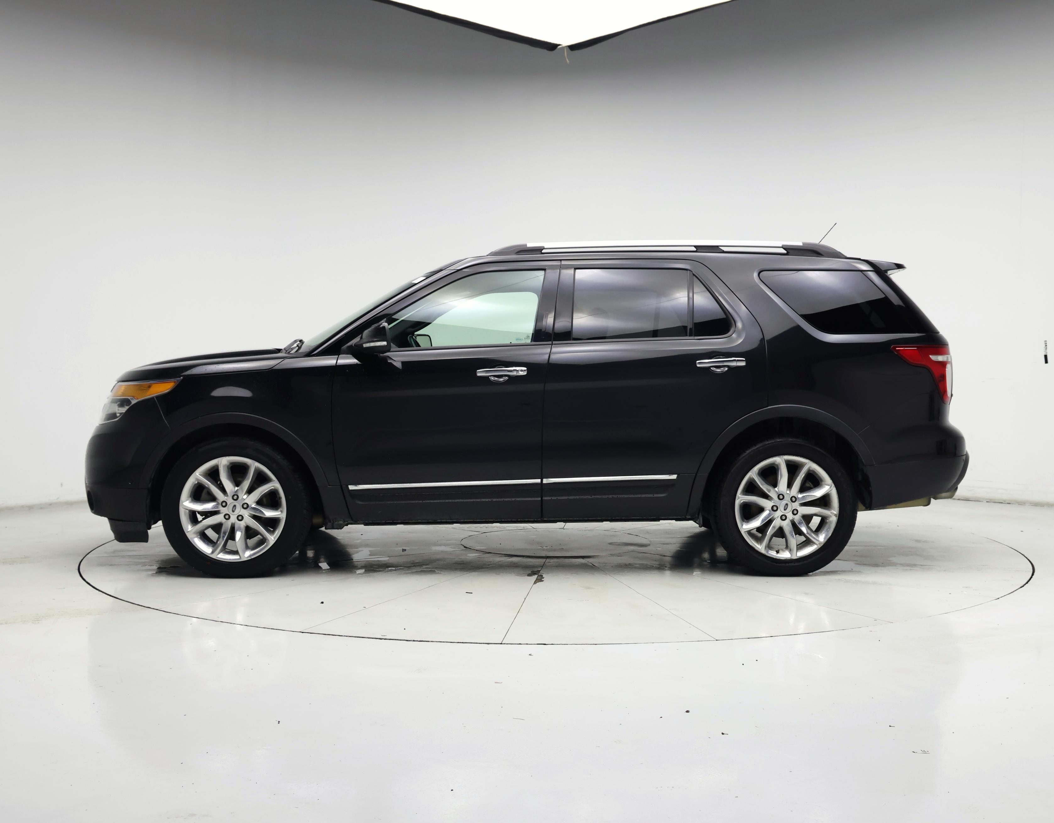Thumbnail: 2015 Ford Explorer - 3