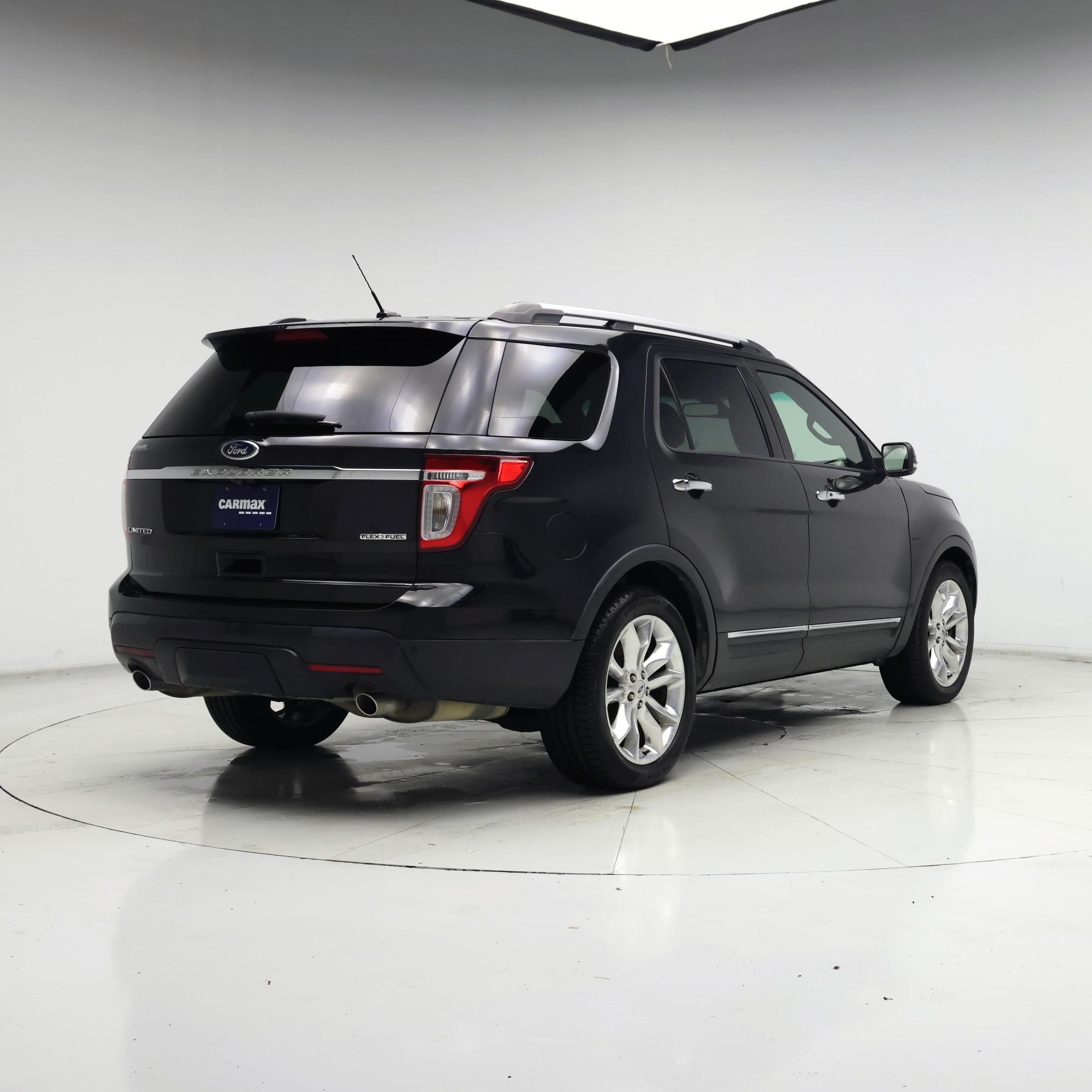 Thumbnail: 2015 Ford Explorer - 8