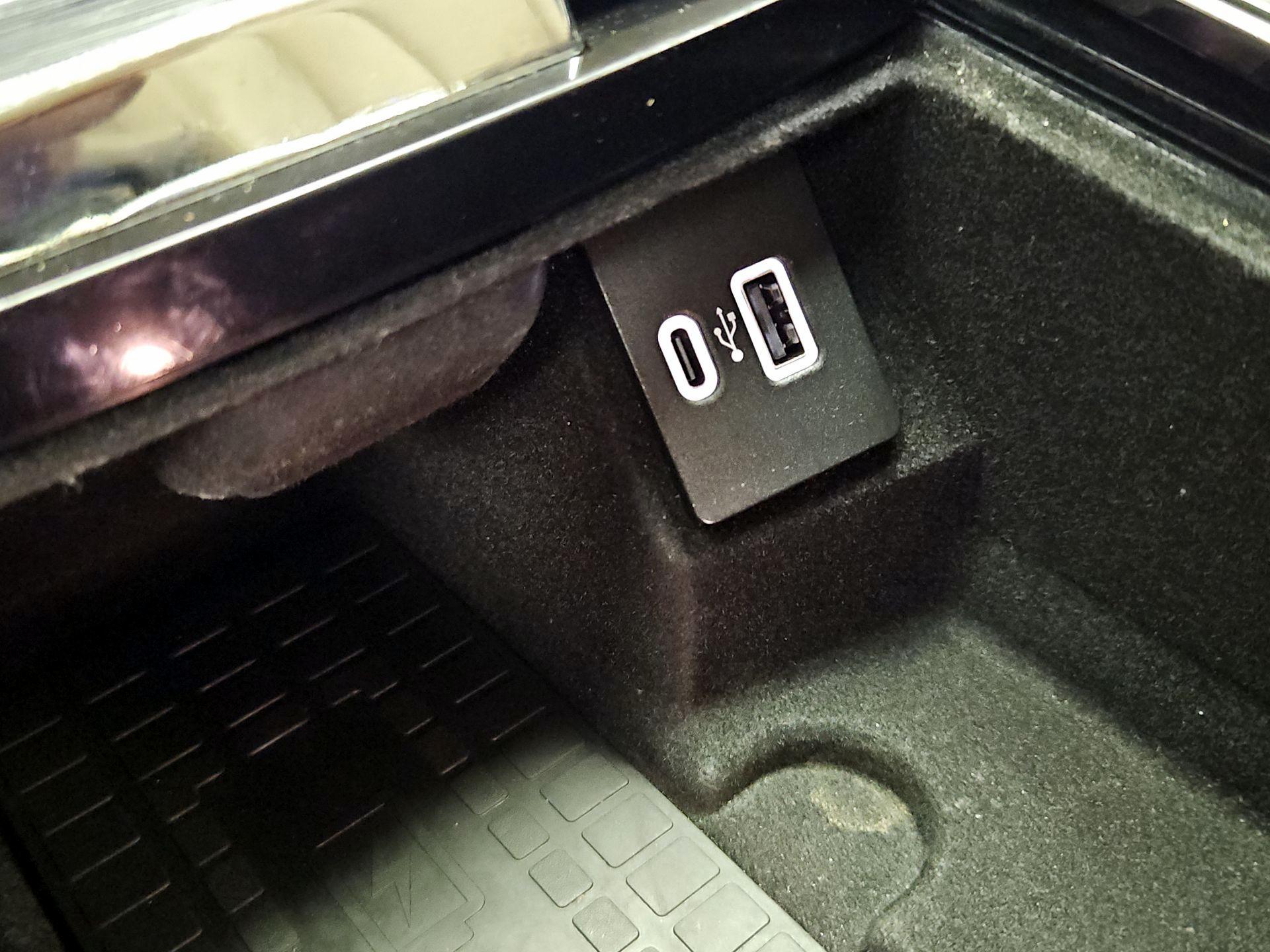 Thumbnail: 2023 Lincoln Nautilus - 19