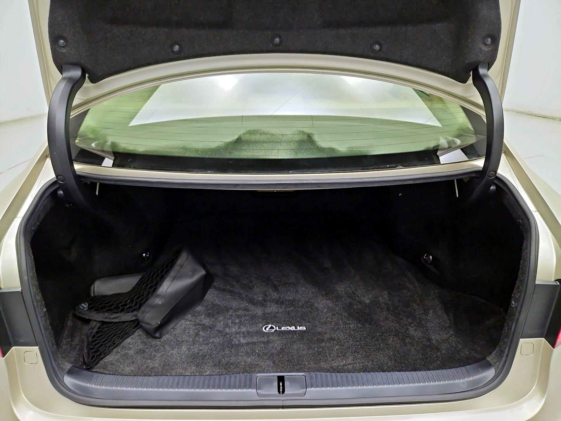 Thumbnail: 2015 Lexus ES - 19