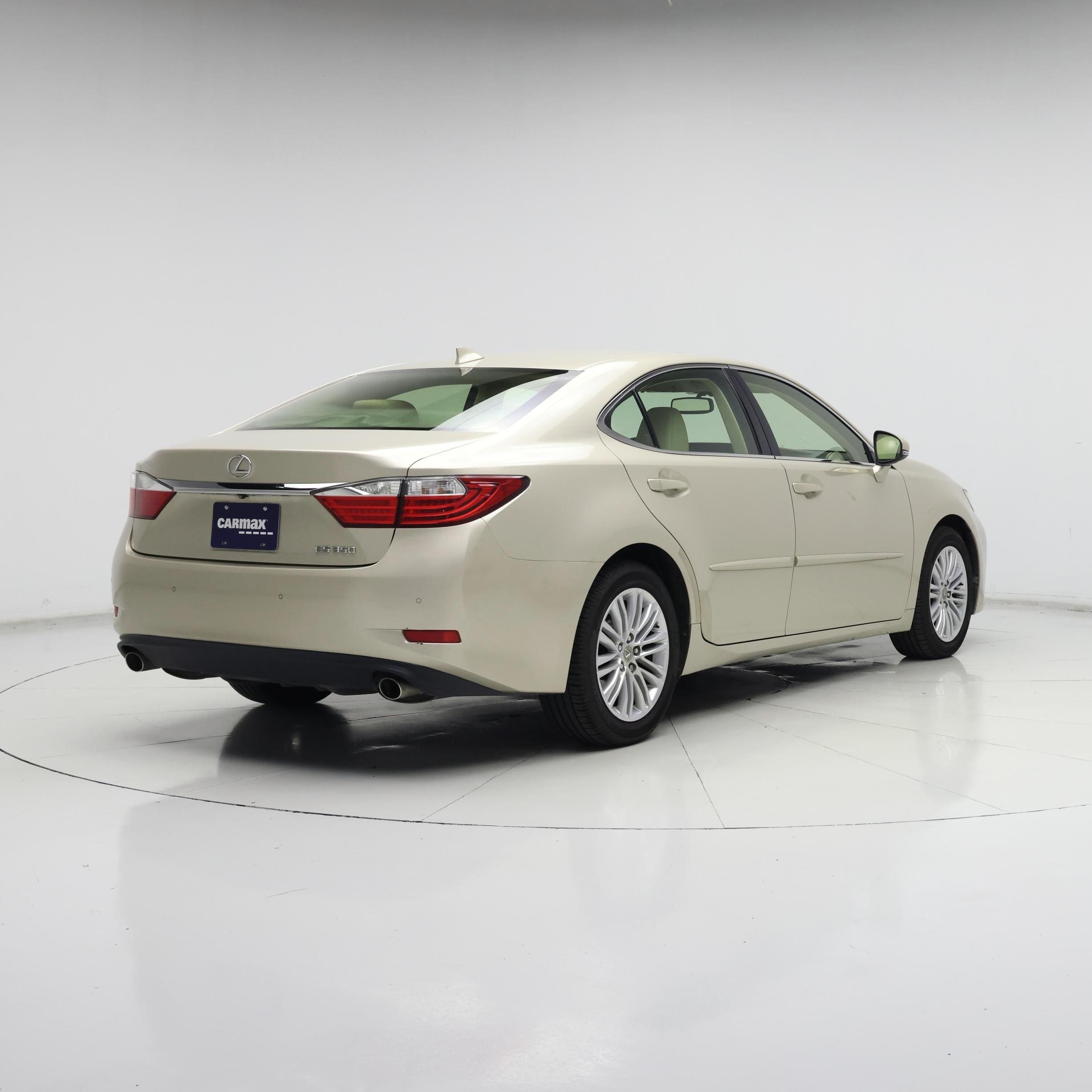 Thumbnail: 2015 Lexus ES - 8