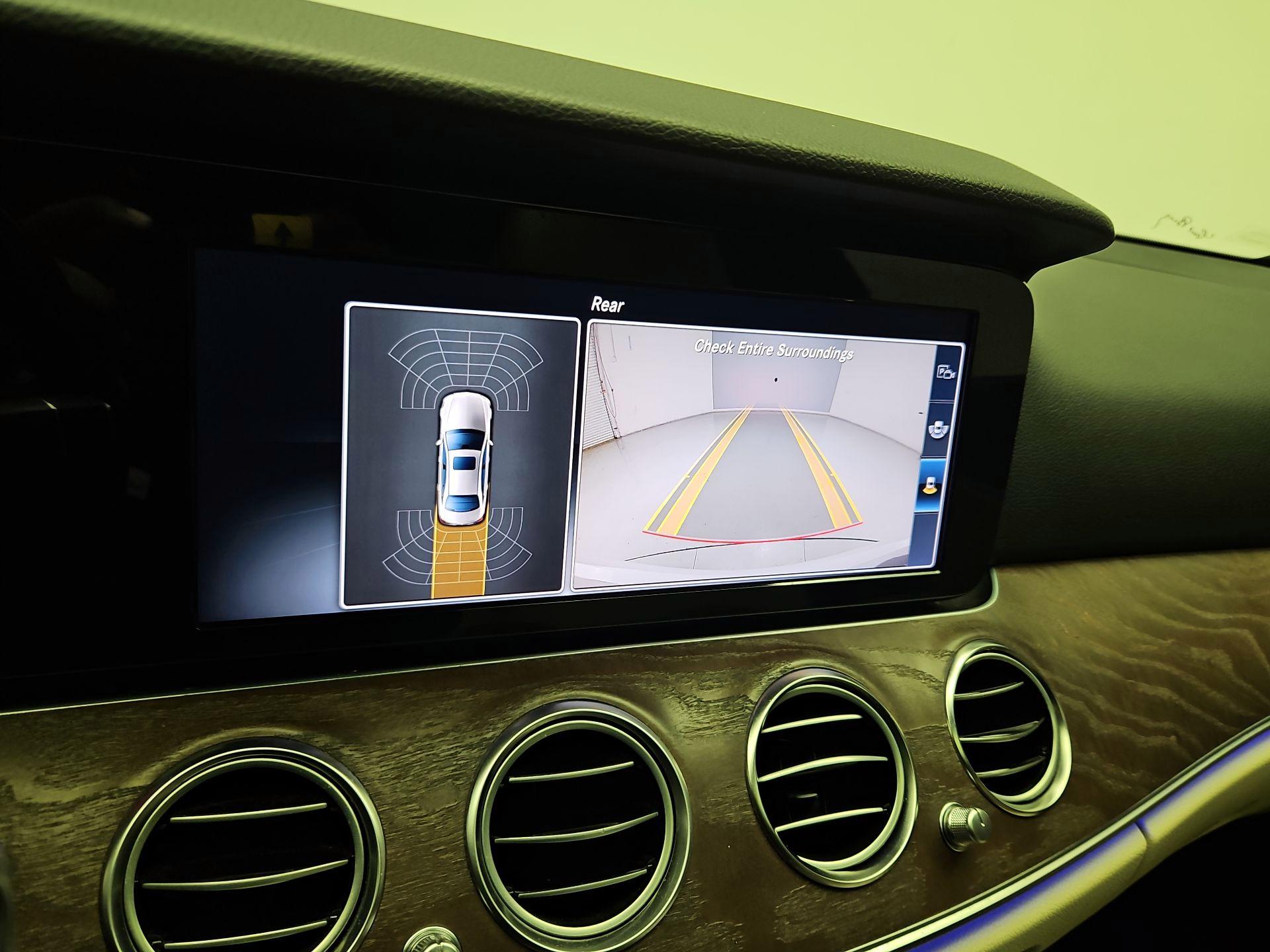 Thumbnail: 2017 Mercedes-Benz E-Class - 15