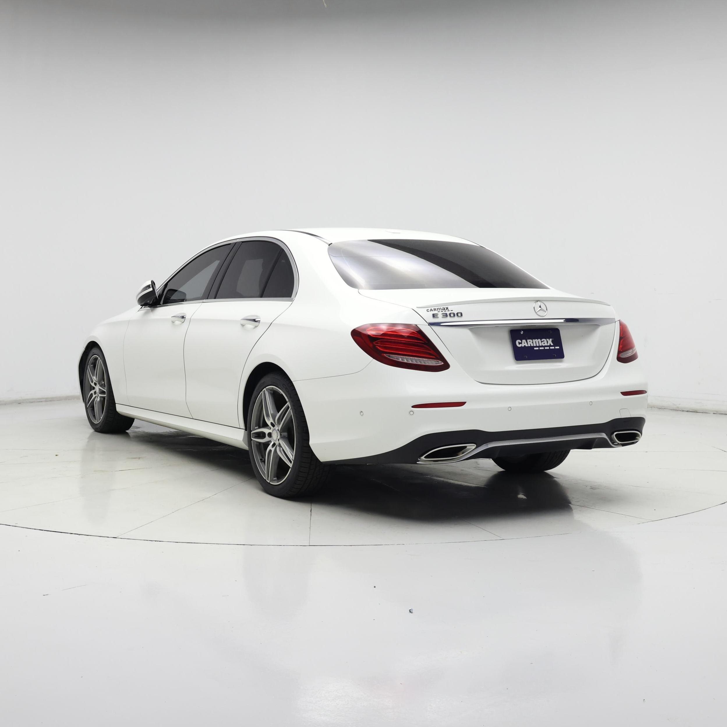 Thumbnail: 2017 Mercedes-Benz E-Class - 2