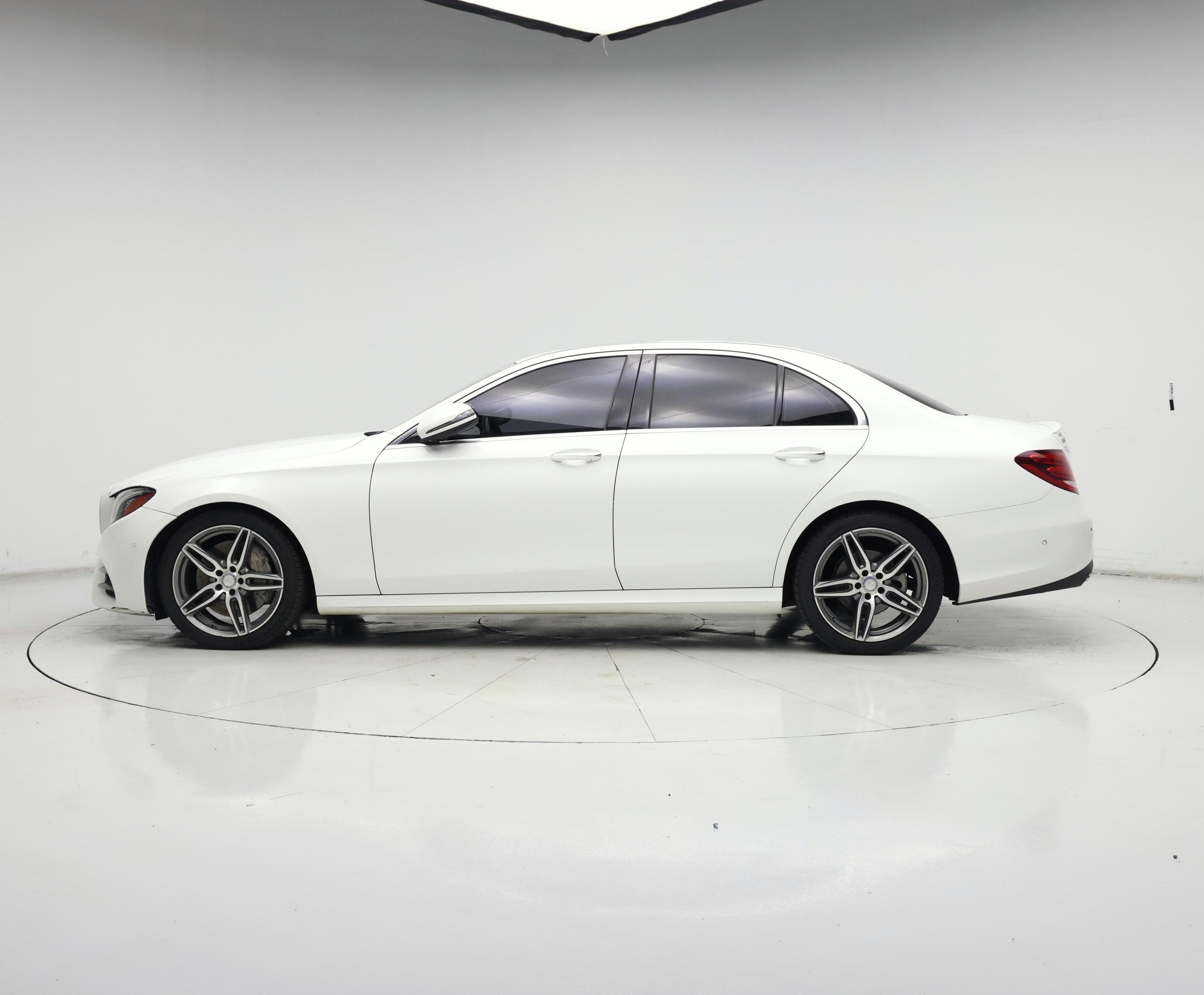 Thumbnail: 2017 Mercedes-Benz E-Class - 3