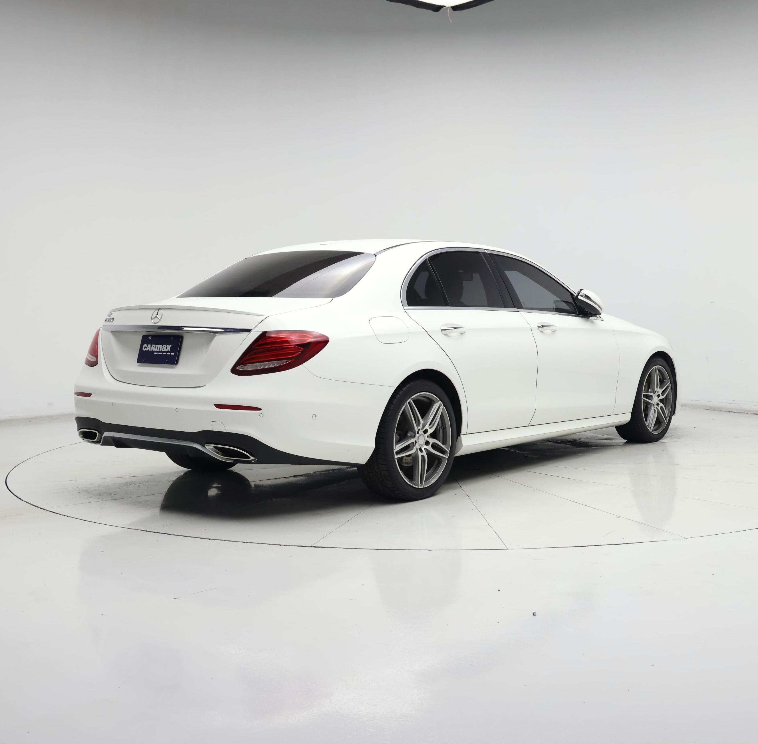 Thumbnail: 2017 Mercedes-Benz E-Class - 8