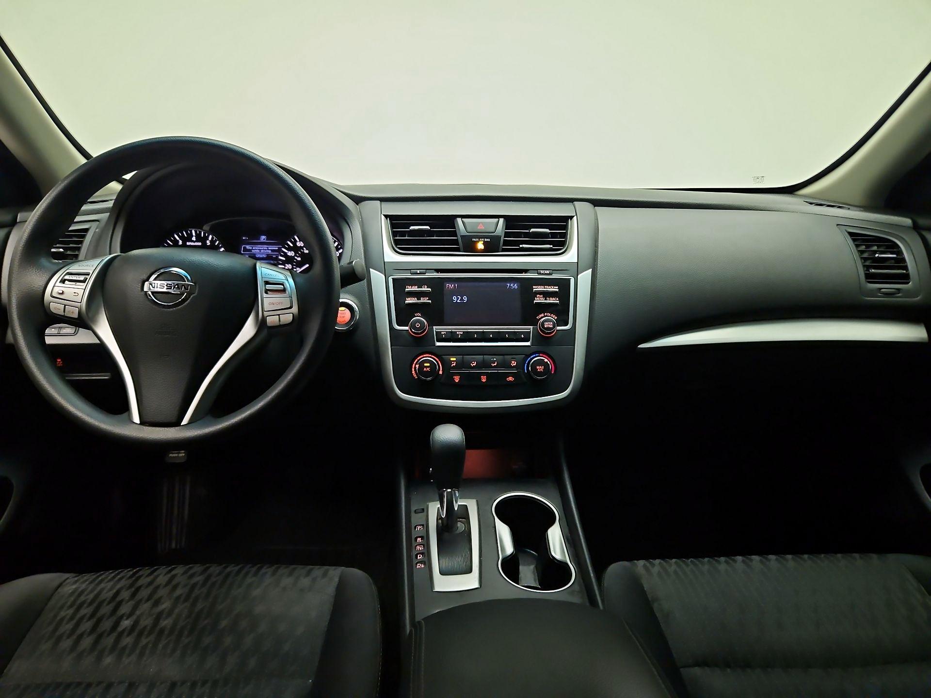 Thumbnail: 2018 Nissan Altima - 9