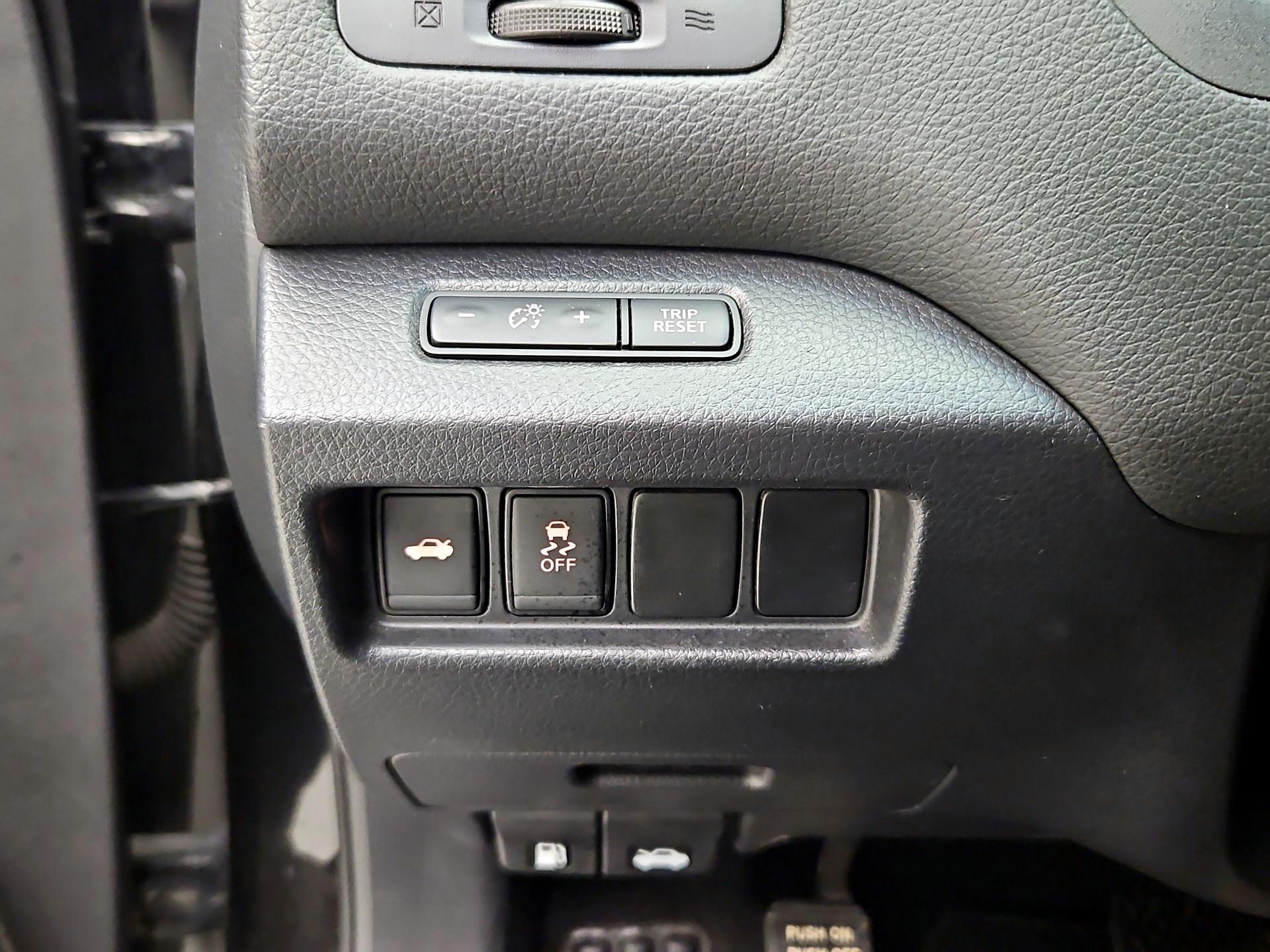 Thumbnail: 2018 Nissan Altima - 13