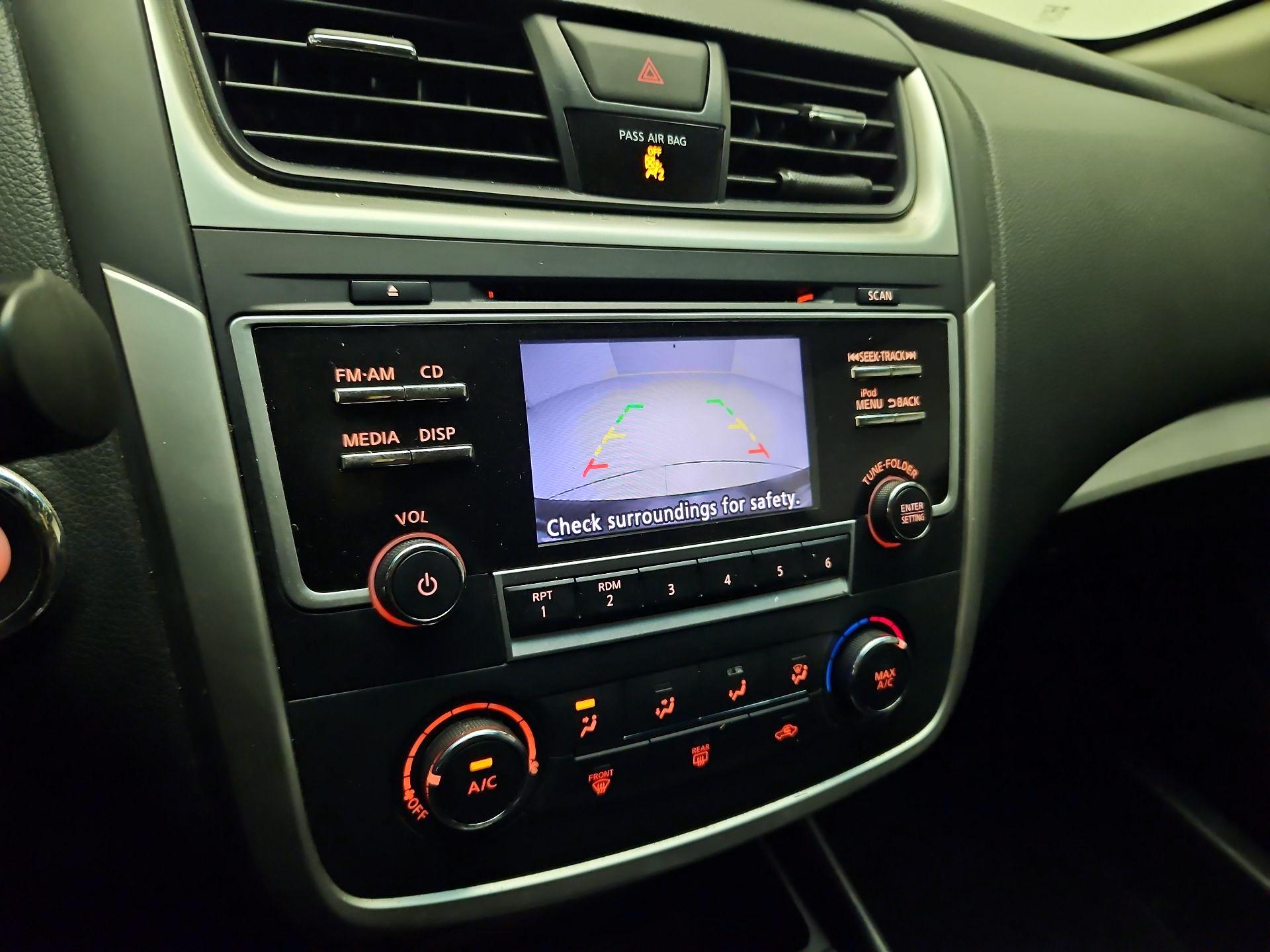 Thumbnail: 2018 Nissan Altima - 14