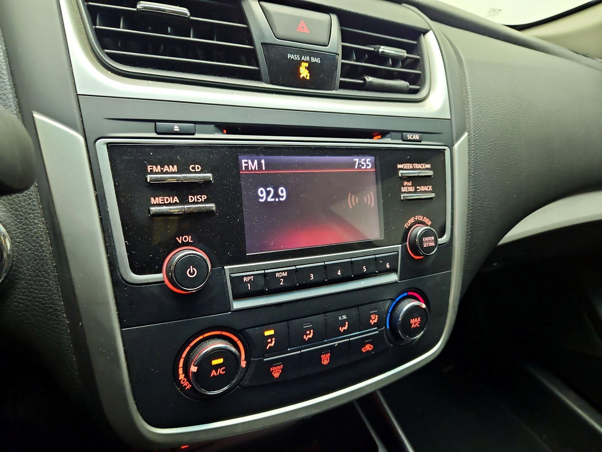 Thumbnail: 2018 Nissan Altima - 15