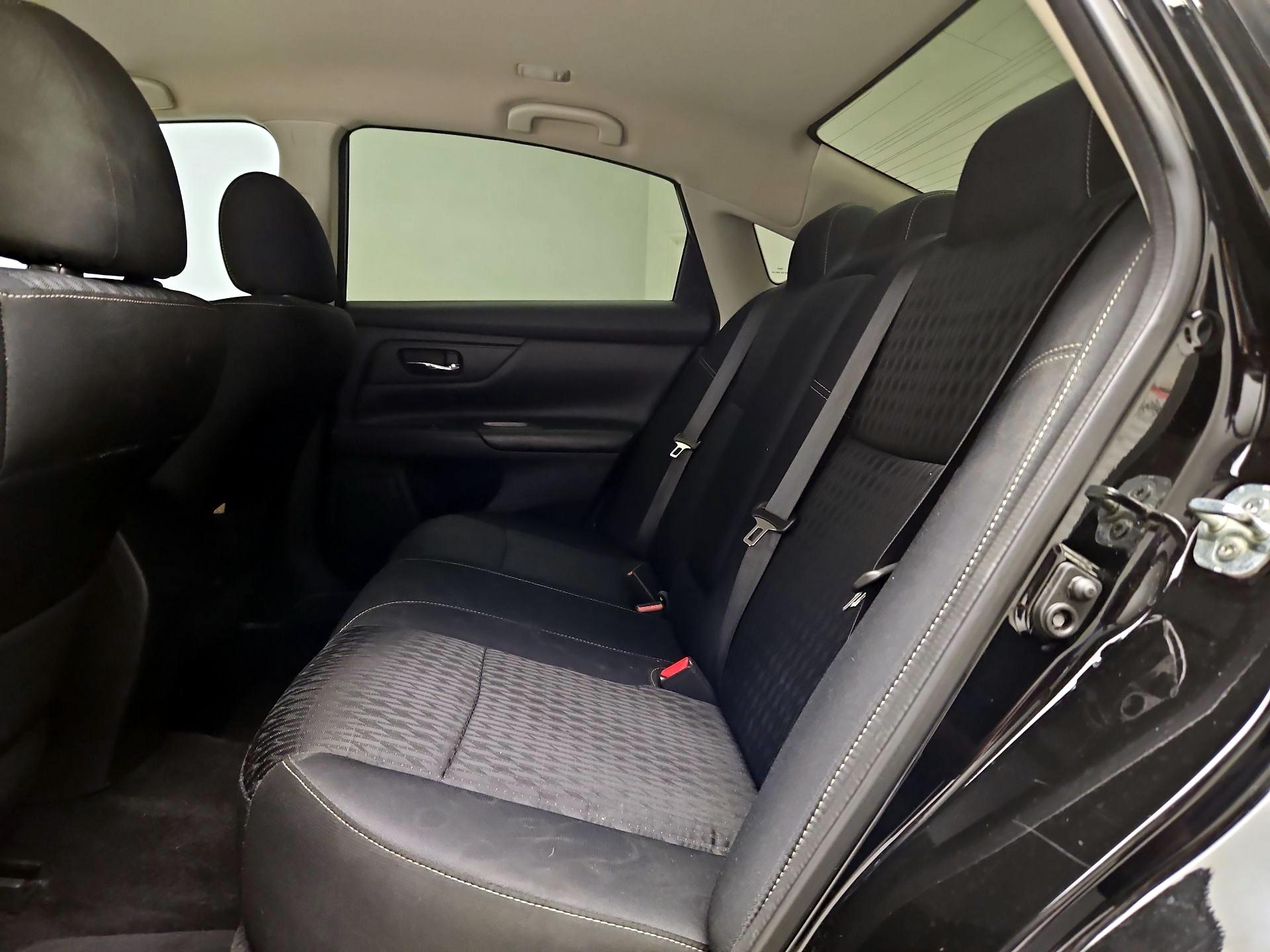 Thumbnail: 2018 Nissan Altima - 19