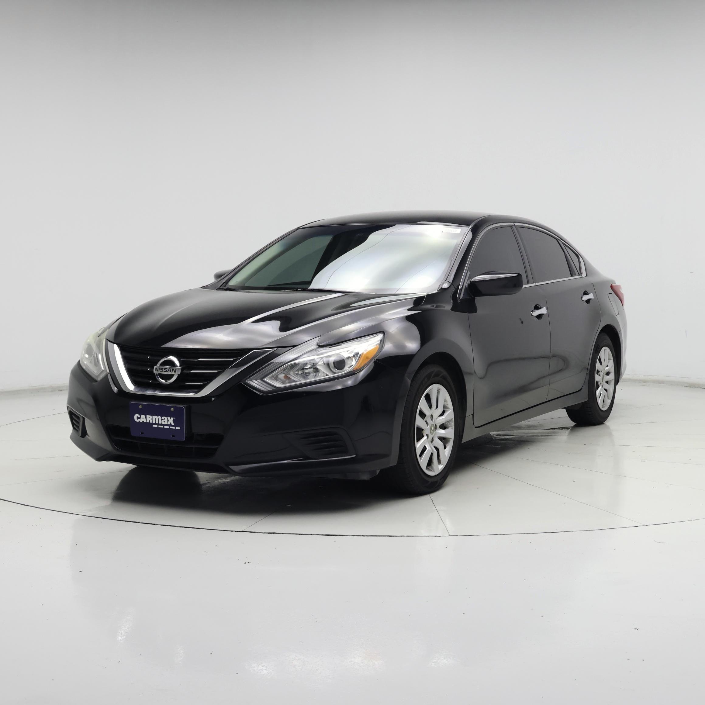 Thumbnail: 2018 Nissan Altima - 4