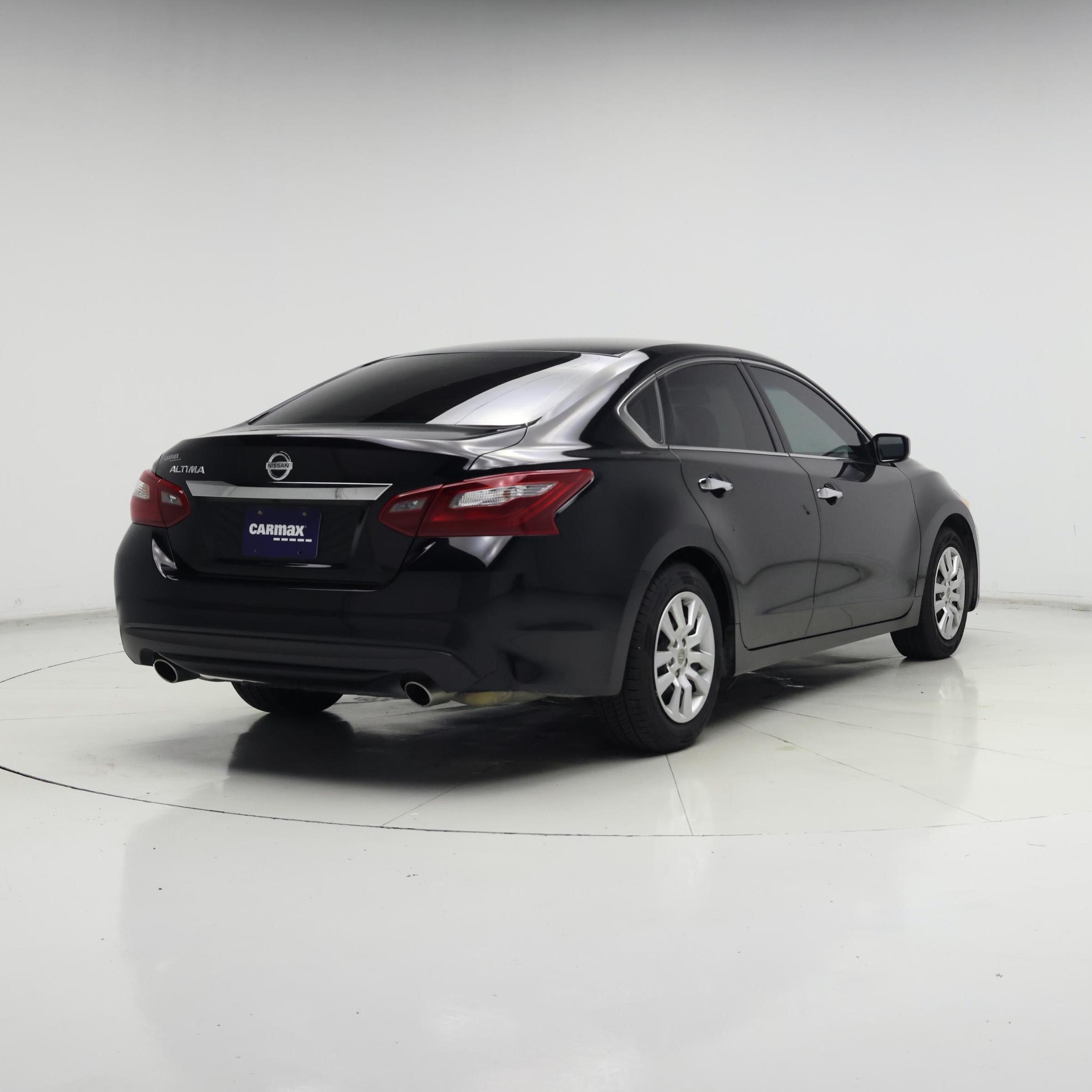 Thumbnail: 2018 Nissan Altima - 8