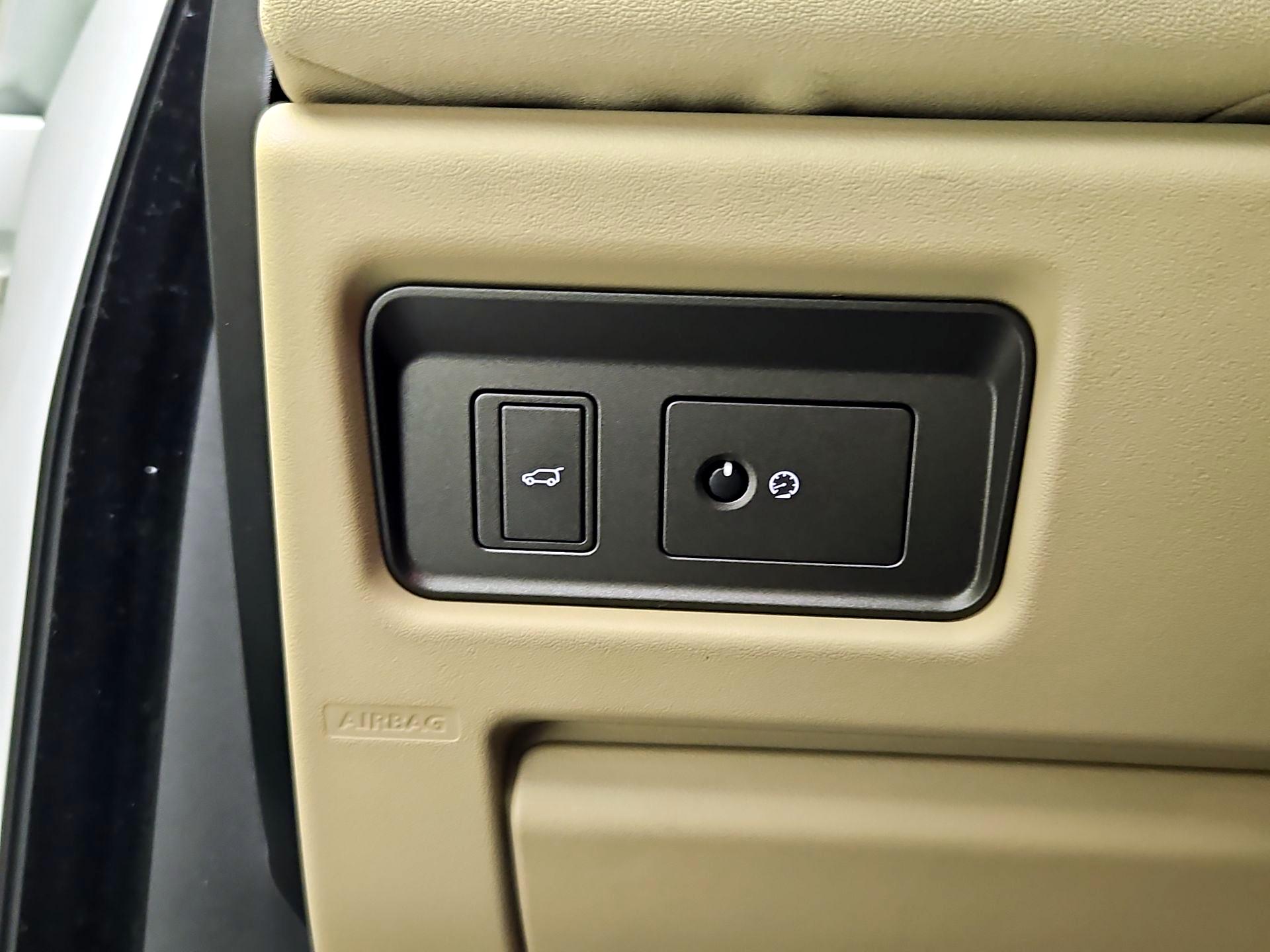 Thumbnail: 2018 Land Rover Range Rover Evoque - 13