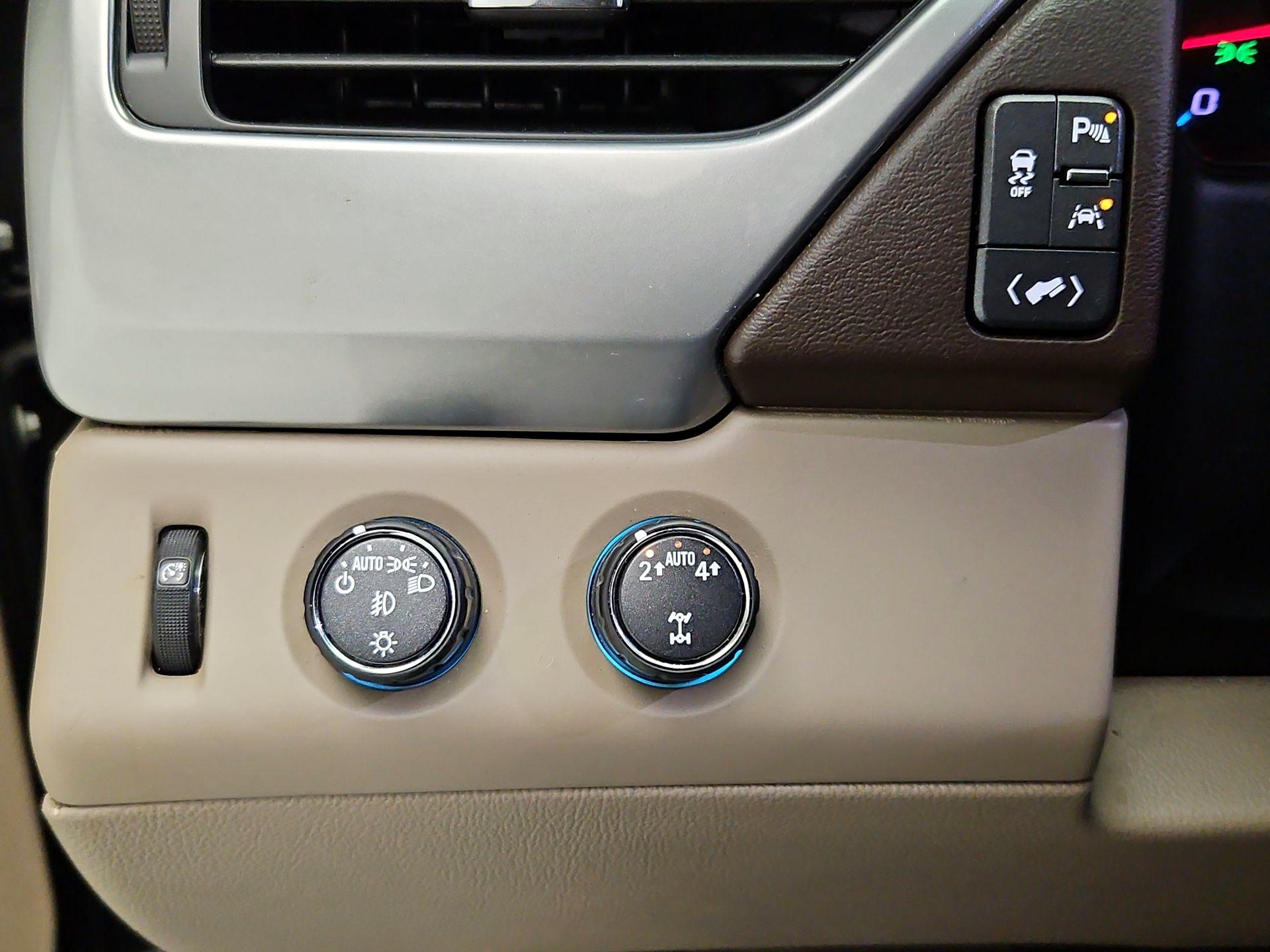 Thumbnail: 2019 Chevrolet Tahoe - 11