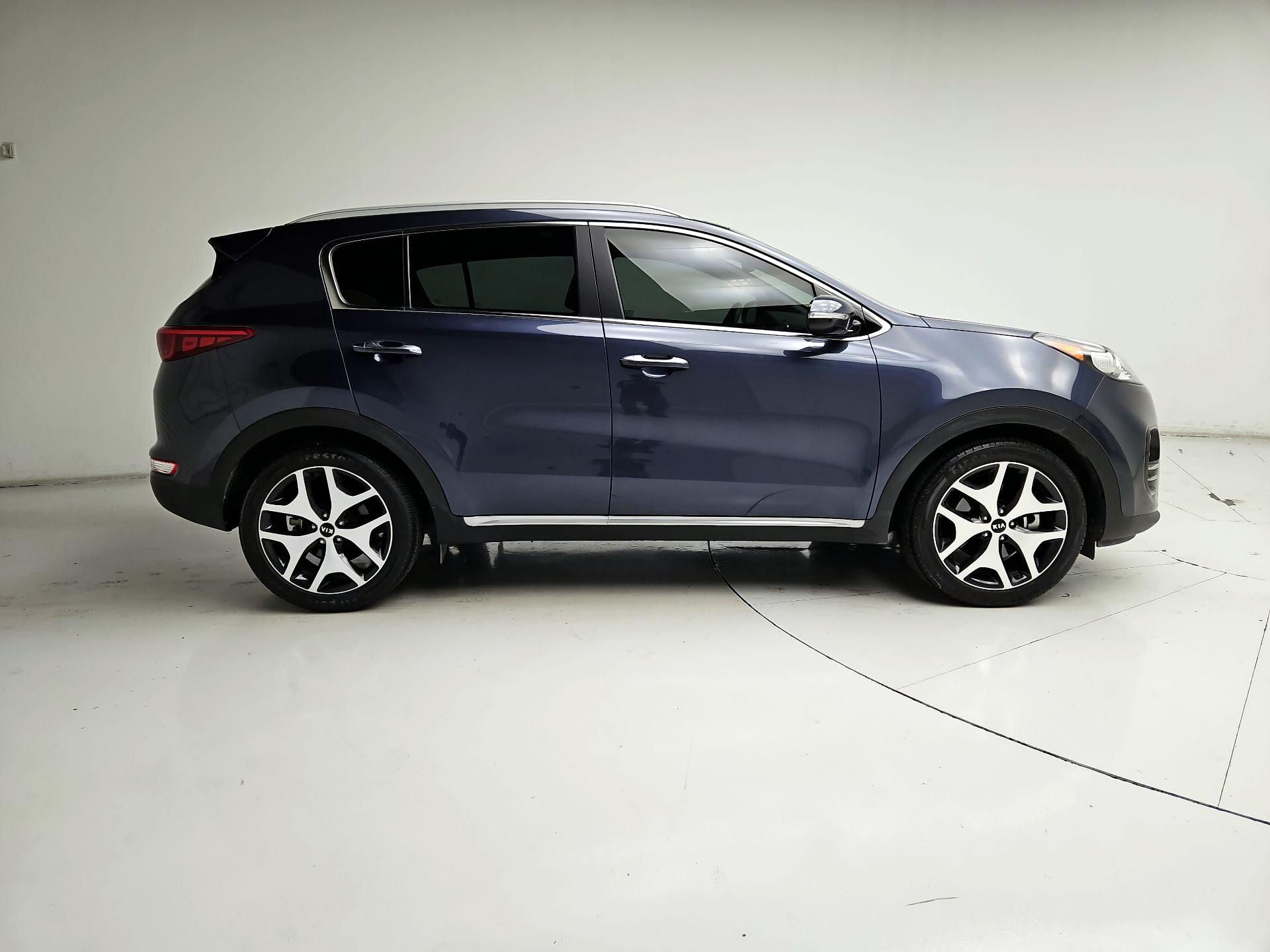 Thumbnail: 2017 Kia Sportage - 4
