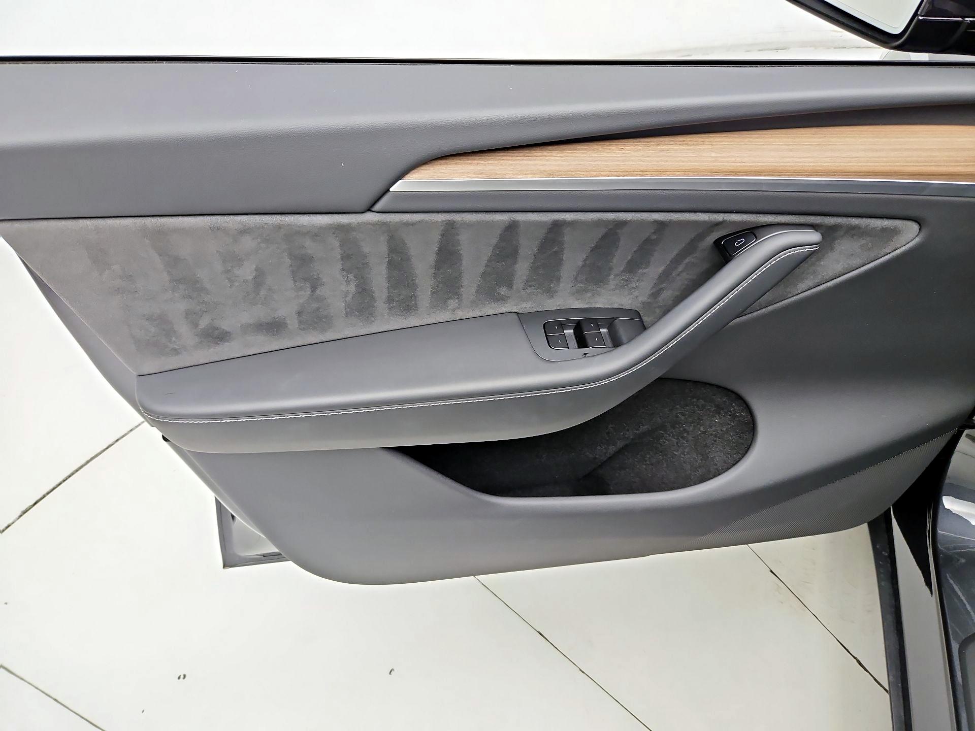 Thumbnail: 2025 Tesla Model Y - 12