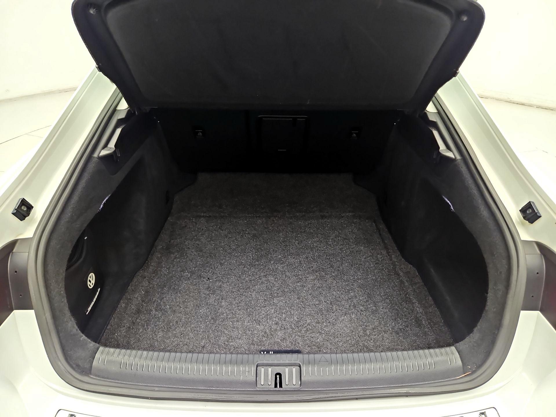 Thumbnail: 2019 Volkswagen Arteon - 19