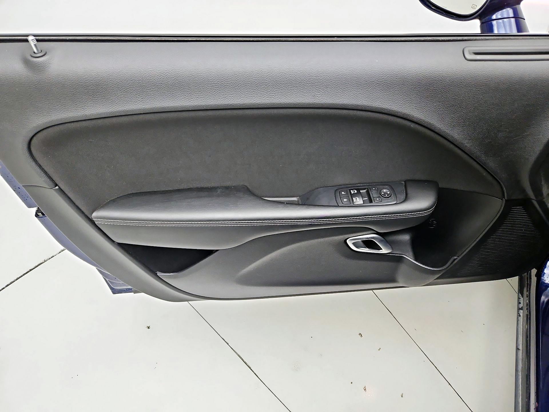 Thumbnail: 2017 Dodge Challenger - 12