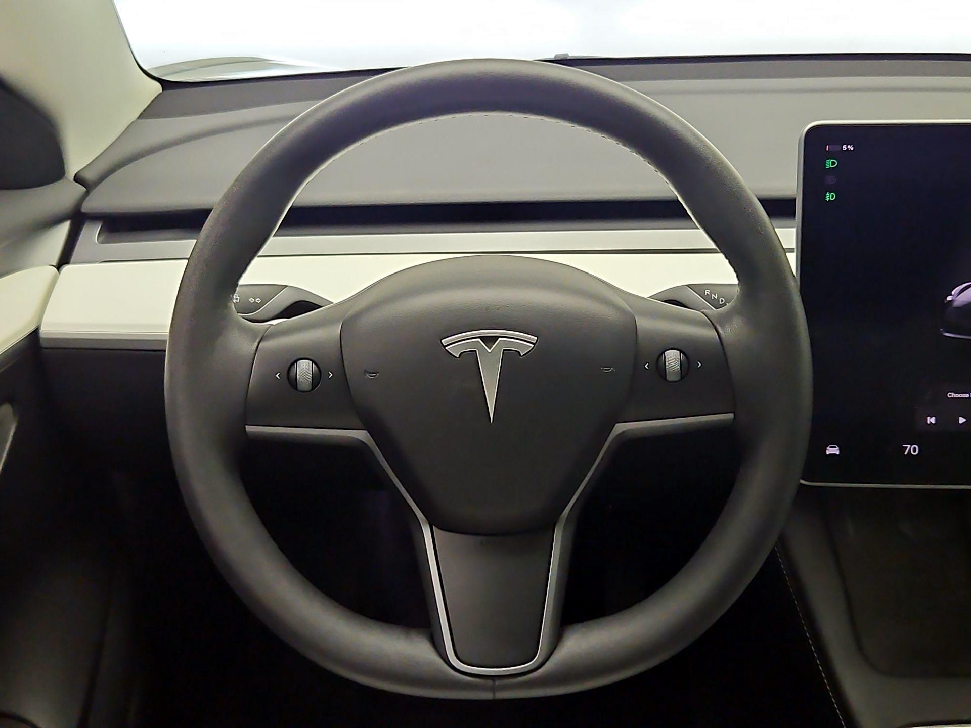 Thumbnail: 2022 Tesla Model 3 - 10