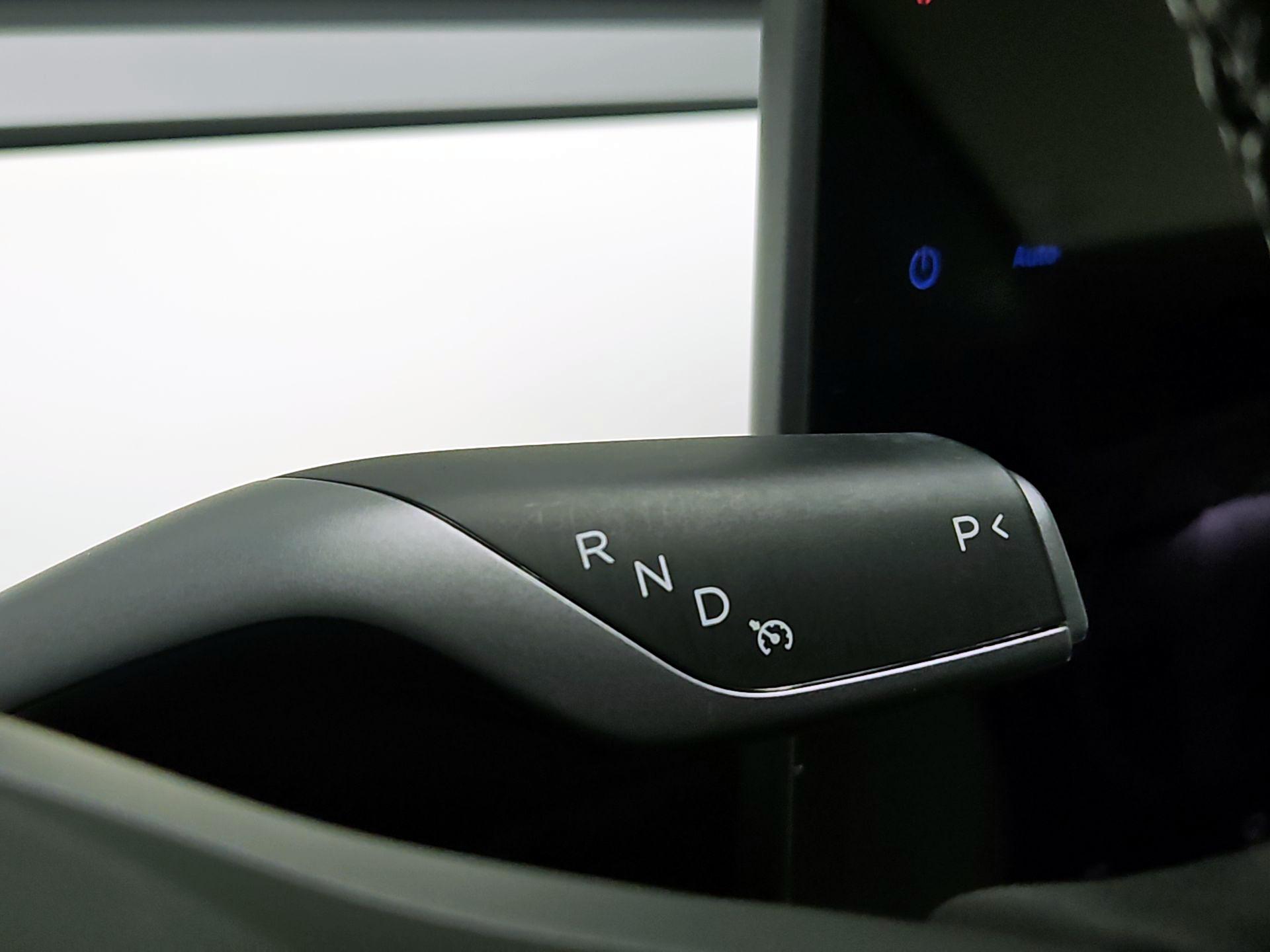 Thumbnail: 2022 Tesla Model 3 - 17