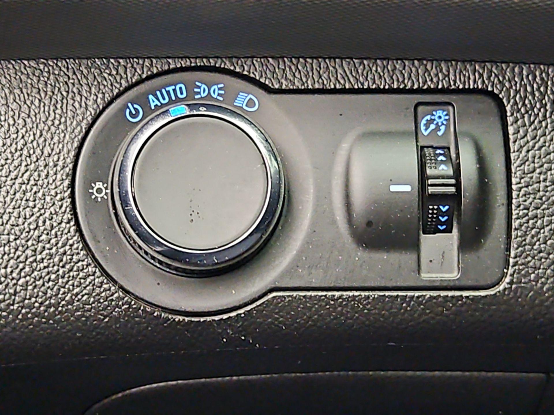 Thumbnail: 2016 Chevrolet Sonic - 13