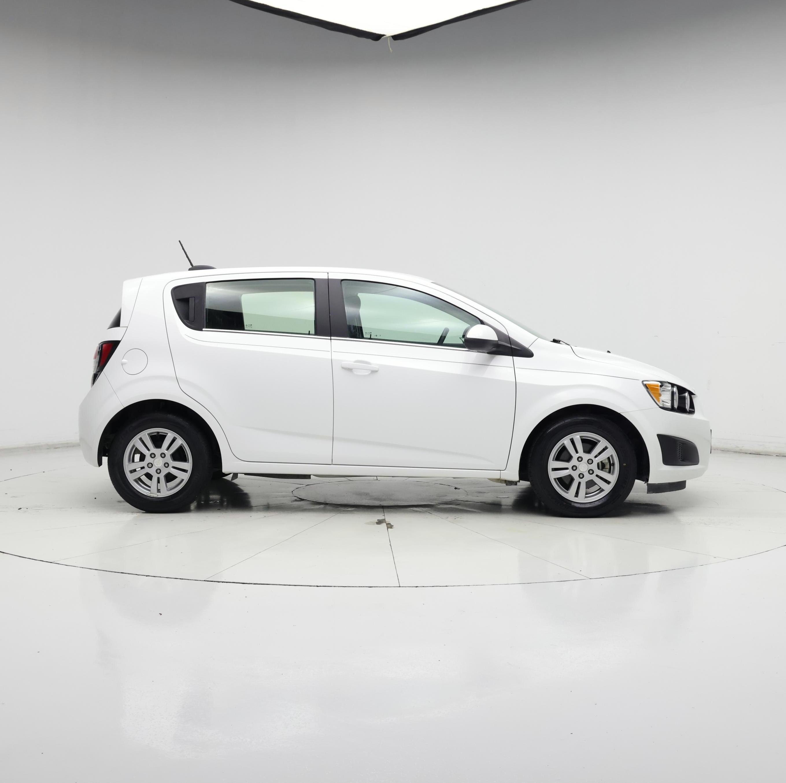 Thumbnail: 2016 Chevrolet Sonic - 7