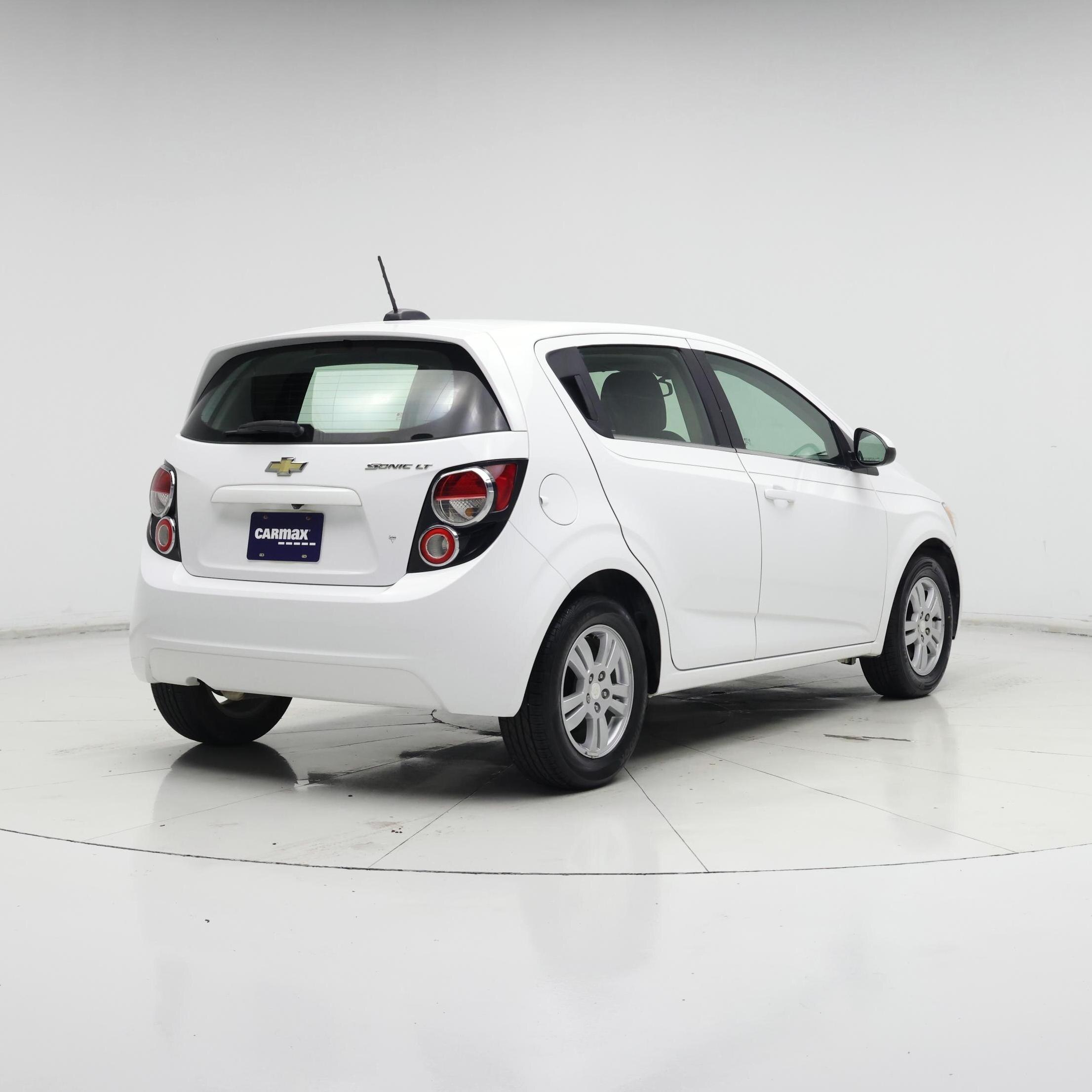 Thumbnail: 2016 Chevrolet Sonic - 8