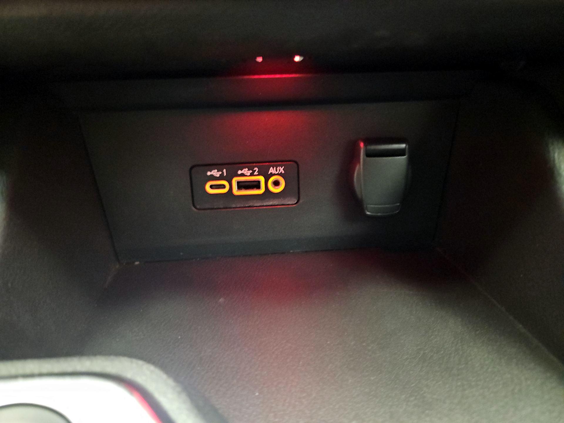 Thumbnail: 2020 Nissan Sentra - 18