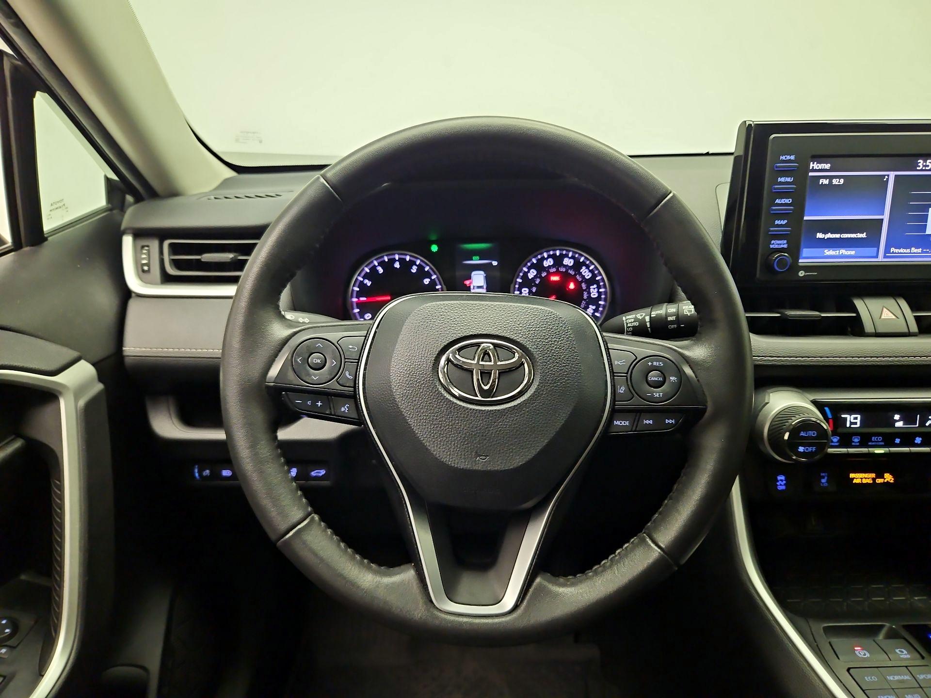 Thumbnail: 2022 Toyota RAV4 - 10