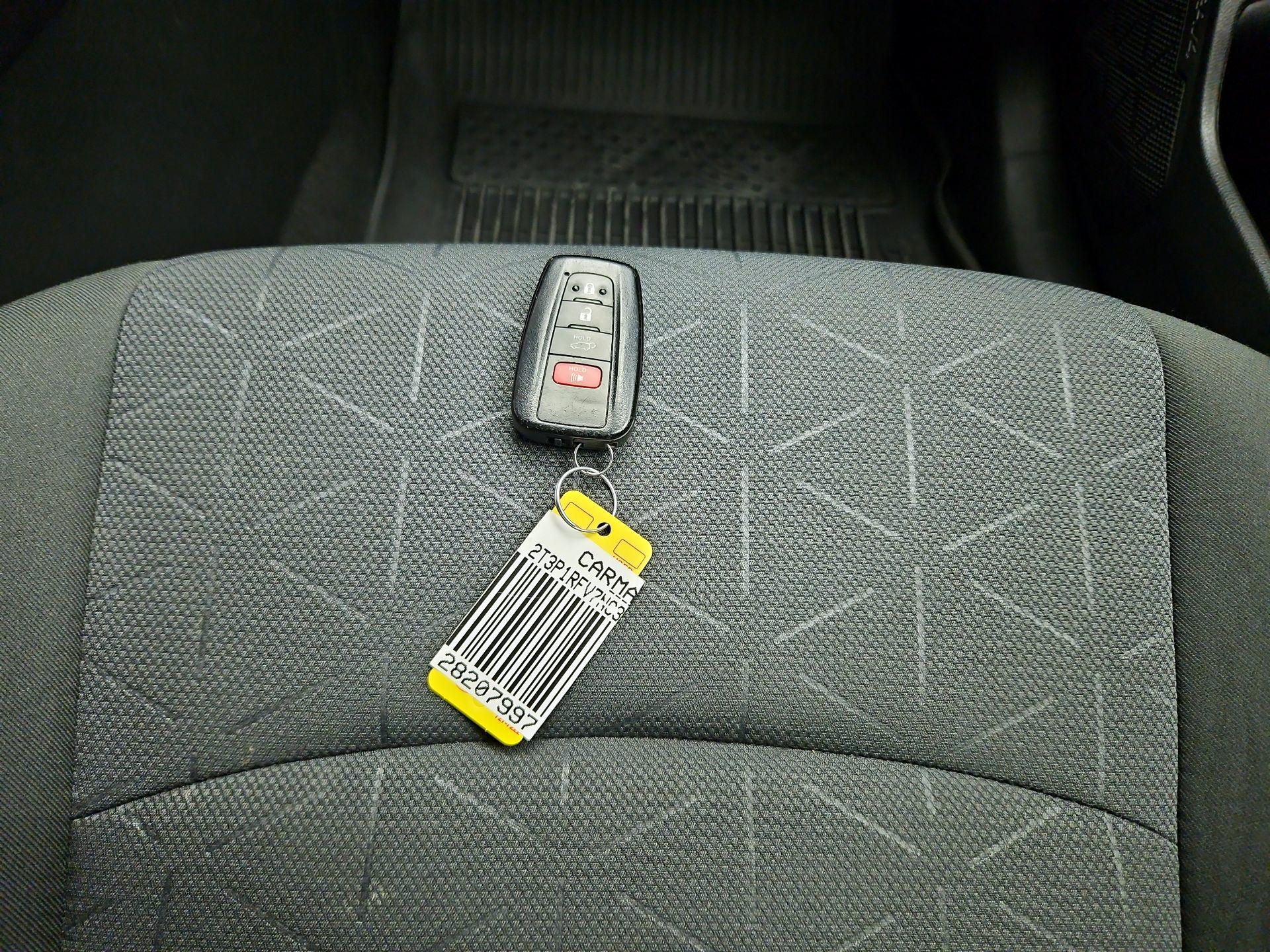 Thumbnail: 2022 Toyota RAV4 - 20