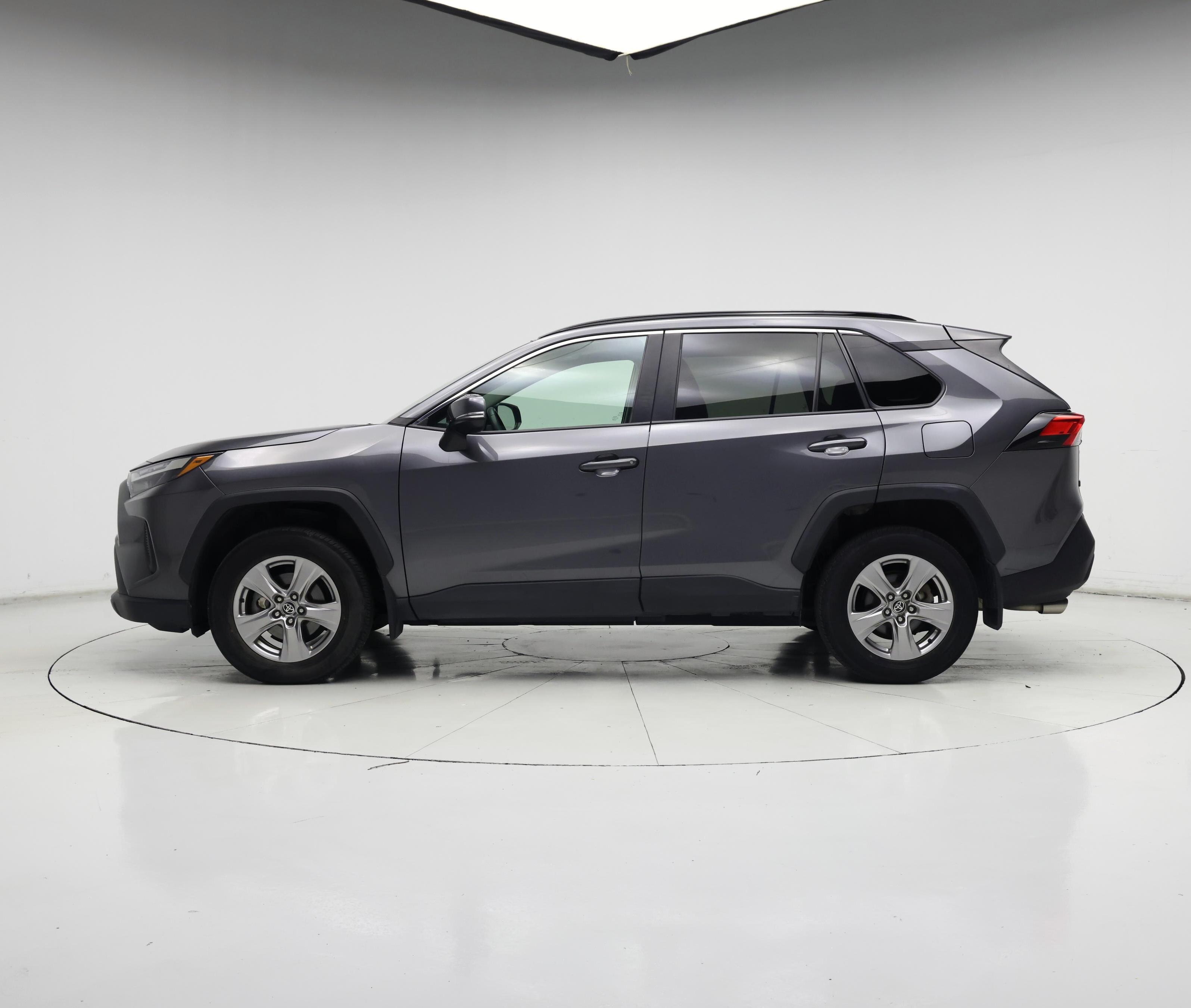 Thumbnail: 2022 Toyota RAV4 - 3