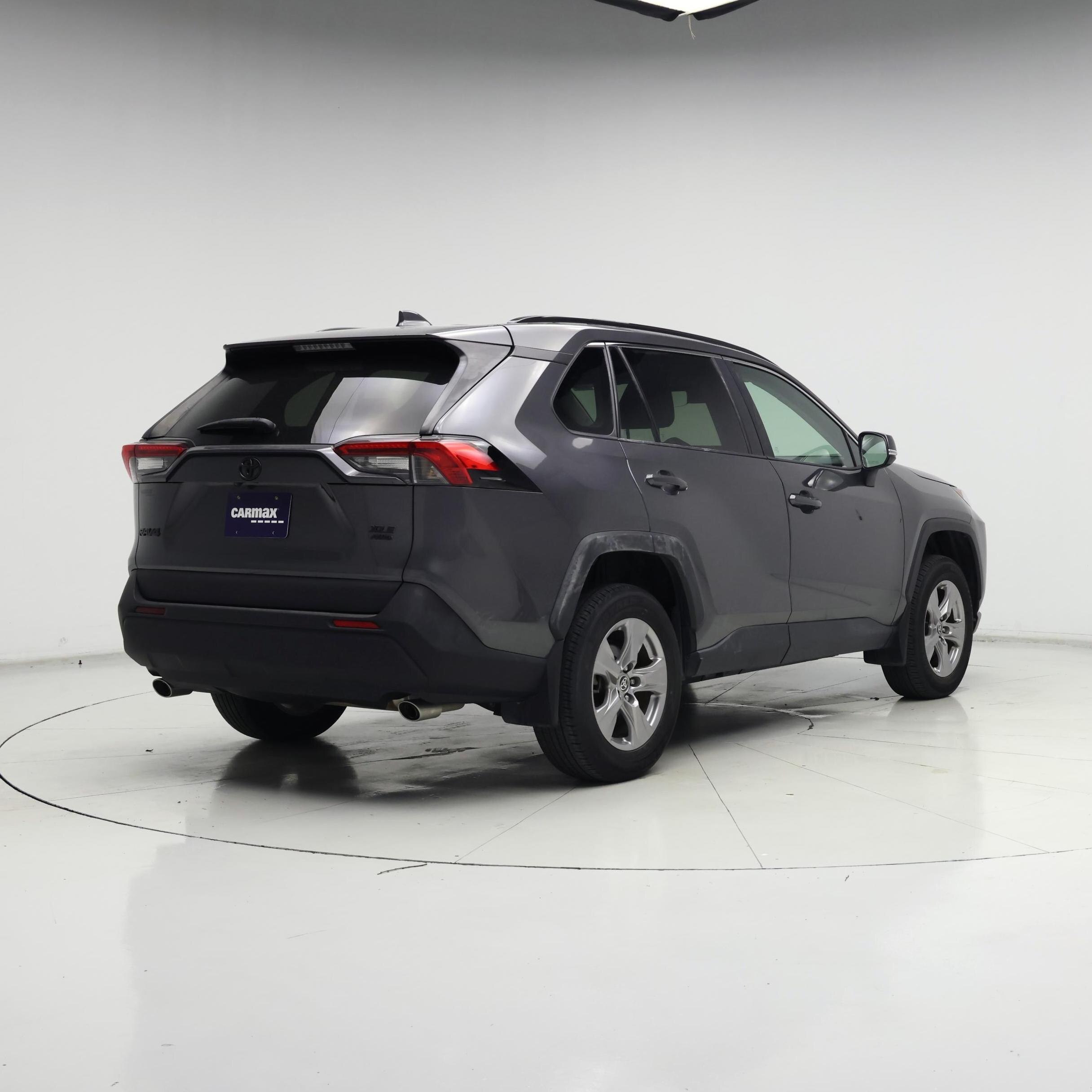 Thumbnail: 2022 Toyota RAV4 - 8