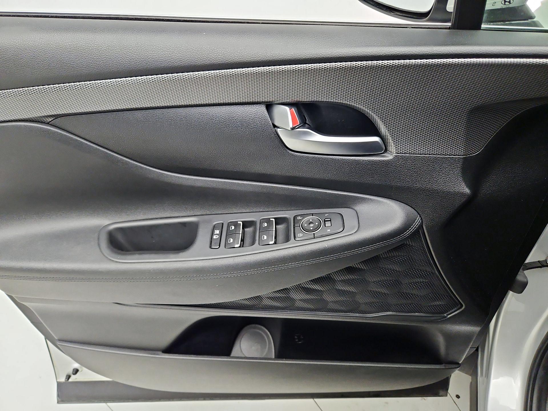 Thumbnail: 2019 Hyundai Santa Fe - 12